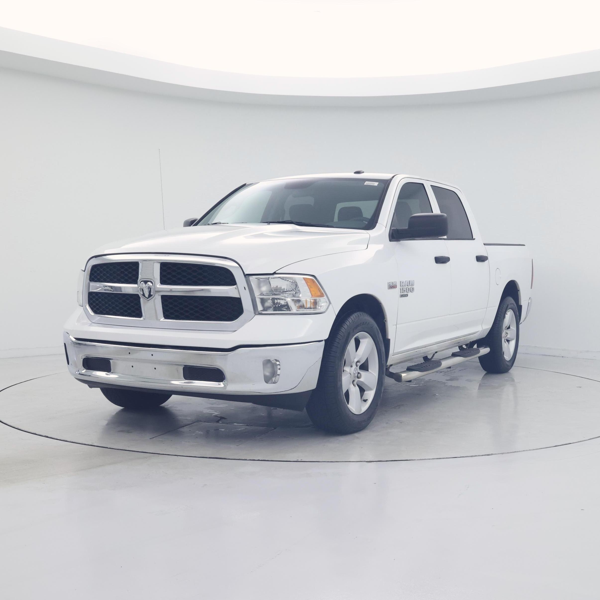 Thumbnail: 2020 RAM 1500 Classic - 4