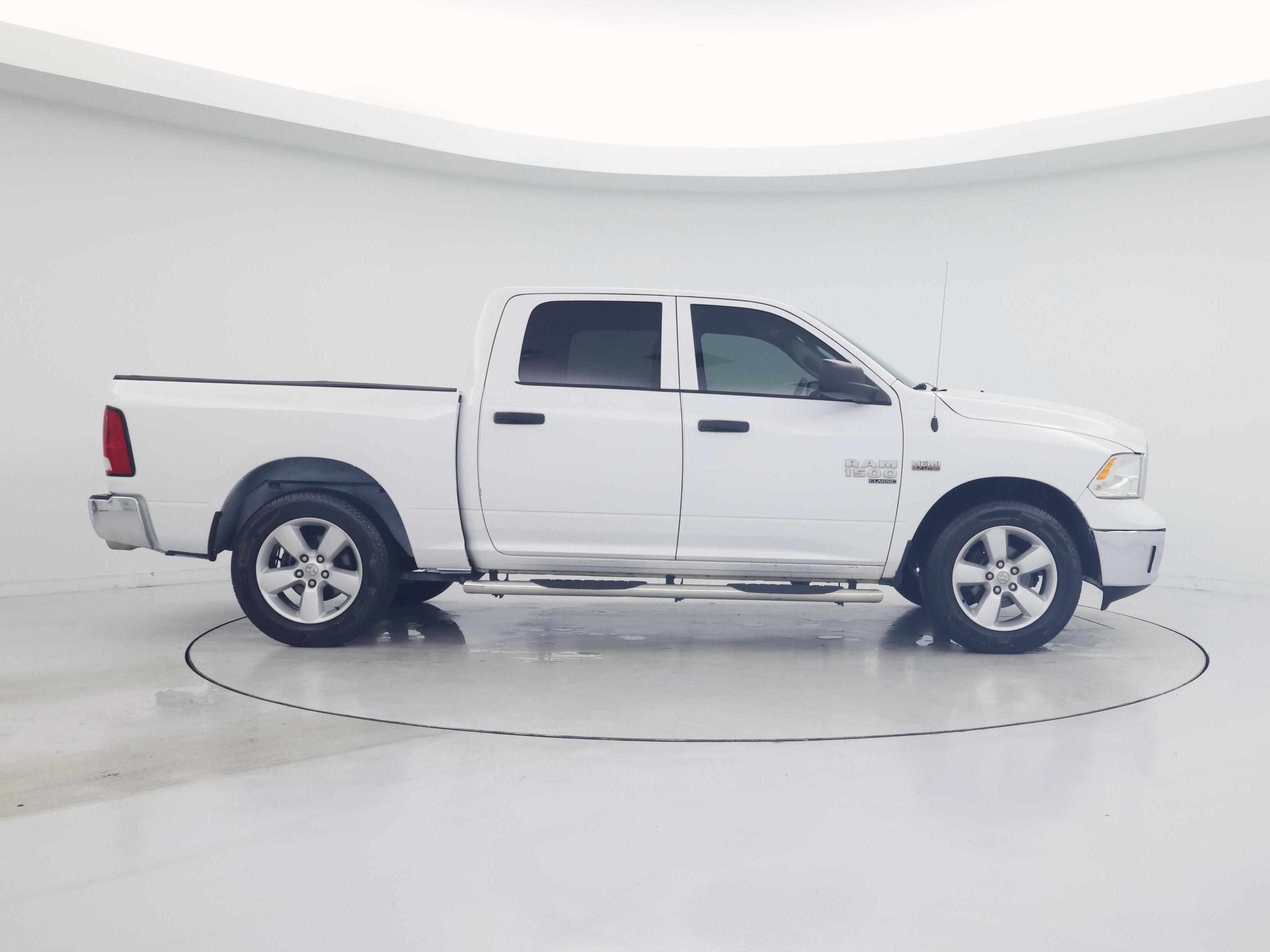 Thumbnail: 2020 RAM 1500 Classic - 7
