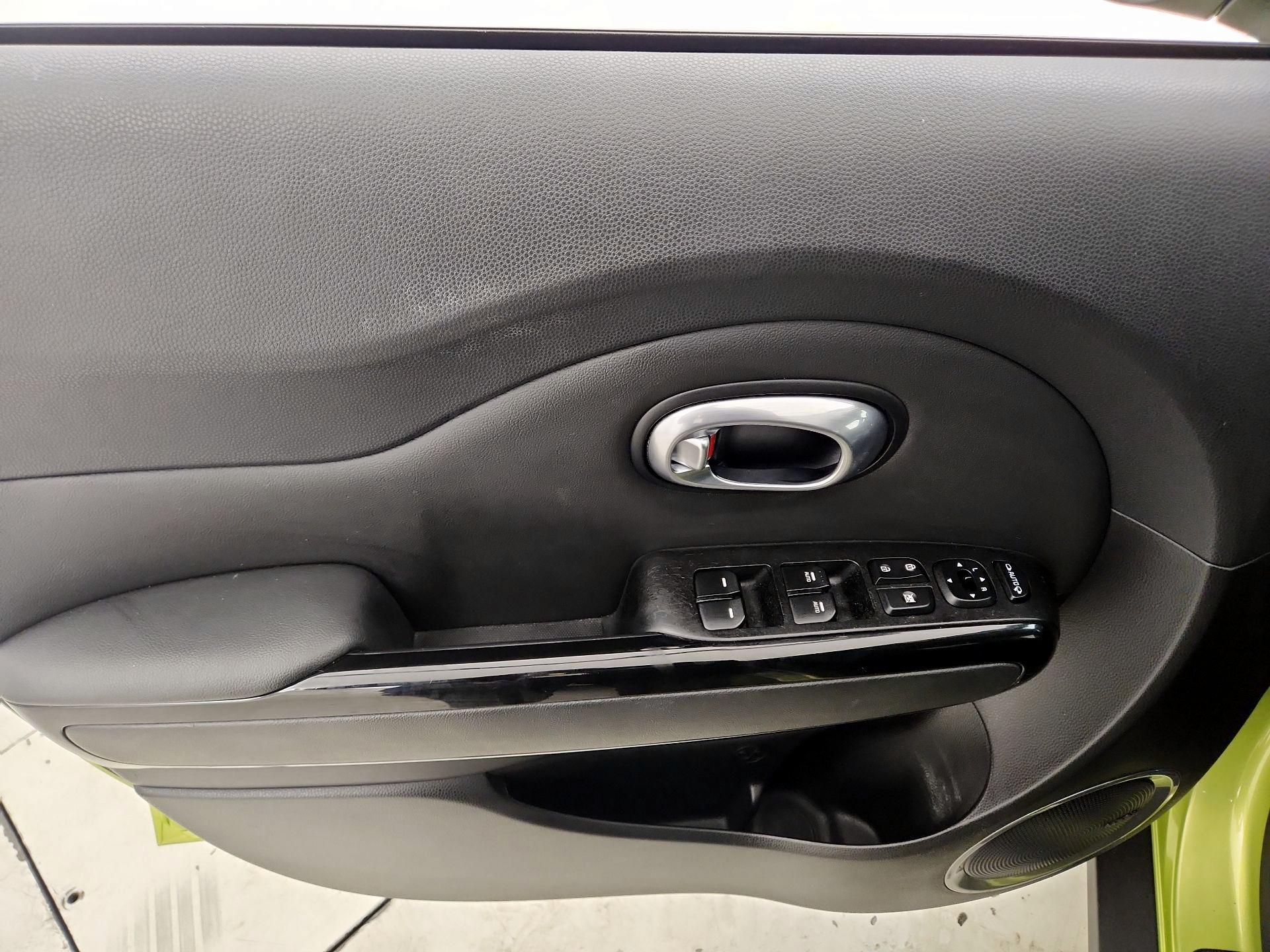 Thumbnail: 2014 Kia Soul - 12