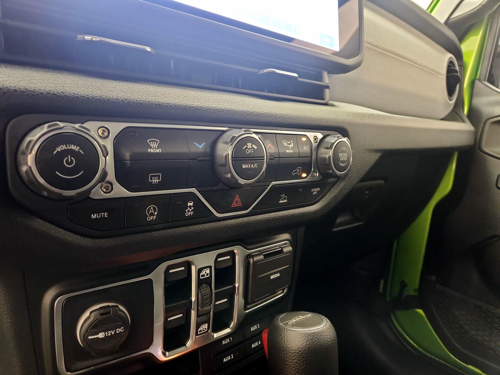 Thumbnail: 2025 Jeep Gladiator - 17