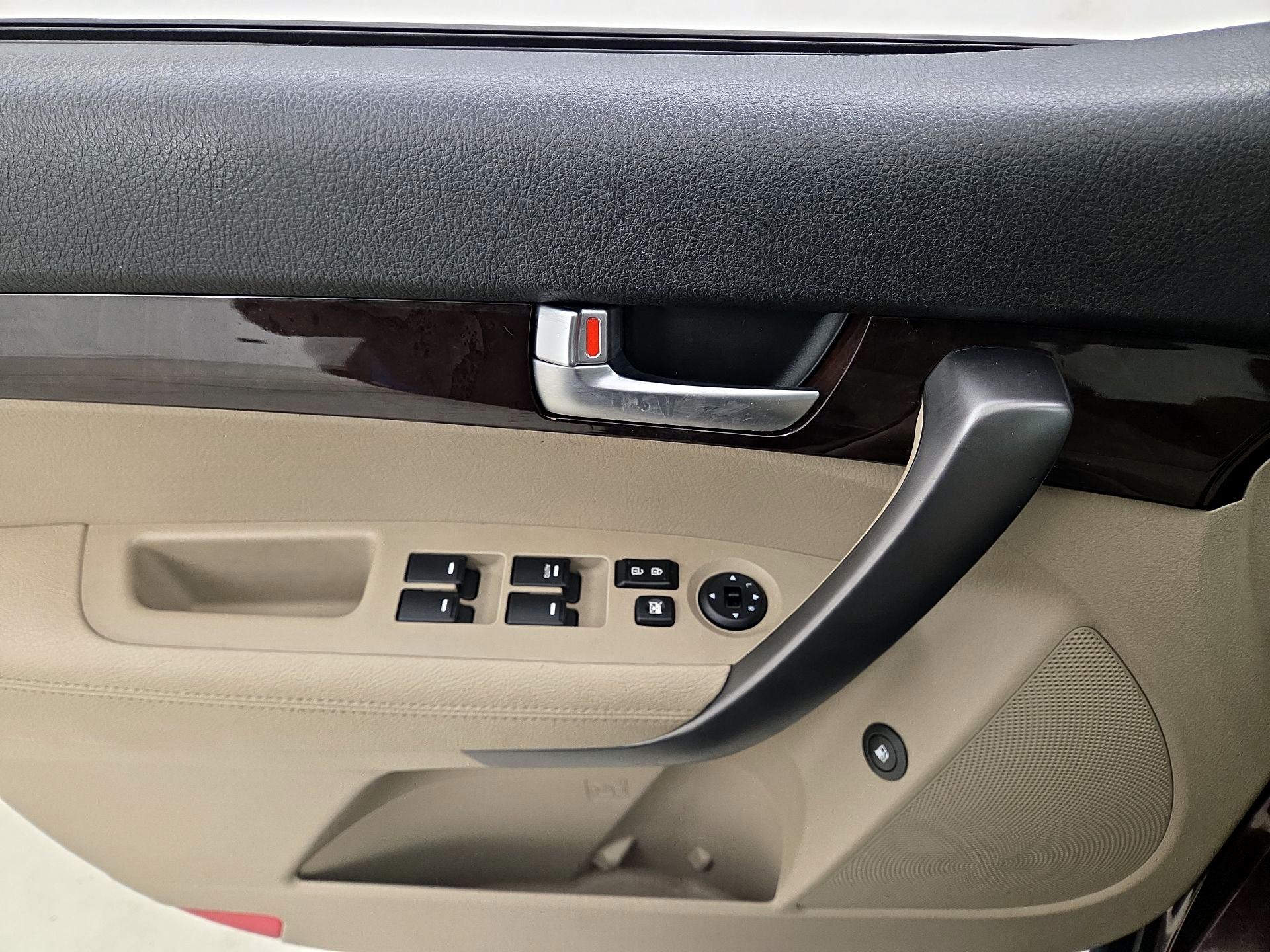 Thumbnail: 2014 Kia Sorento - 12
