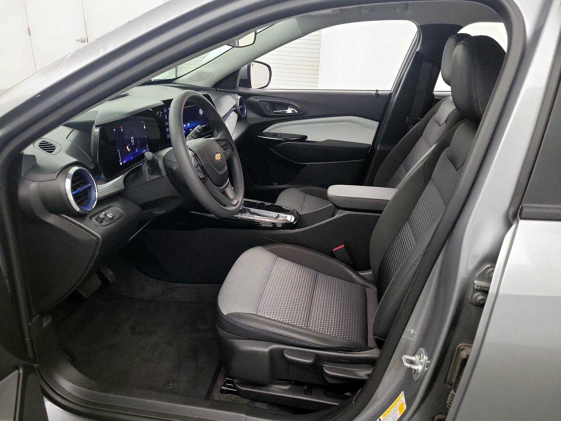 Thumbnail: 2025 Chevrolet Trax - 9