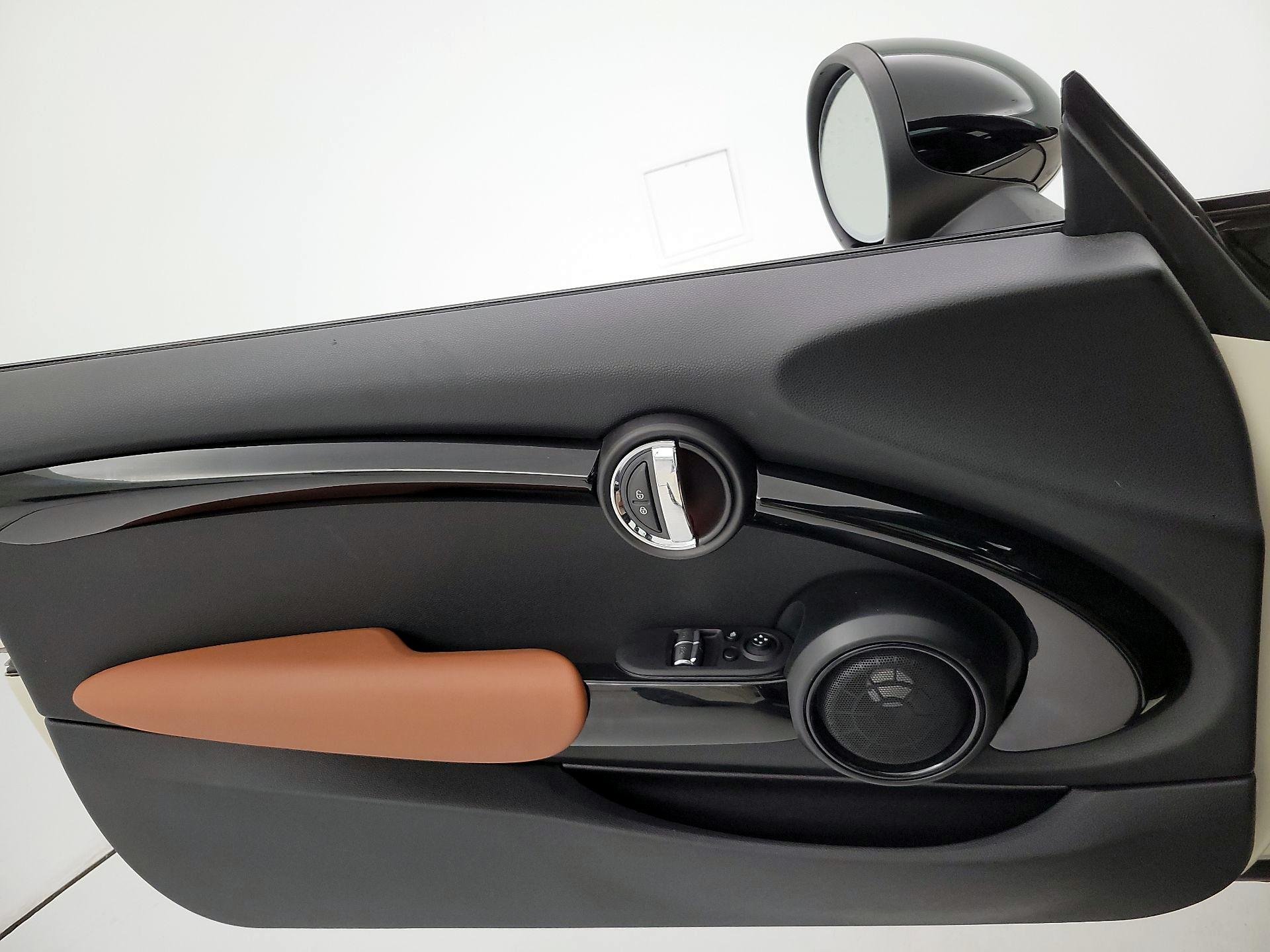 Thumbnail: 2019 MINI Cooper Hardtop - 12