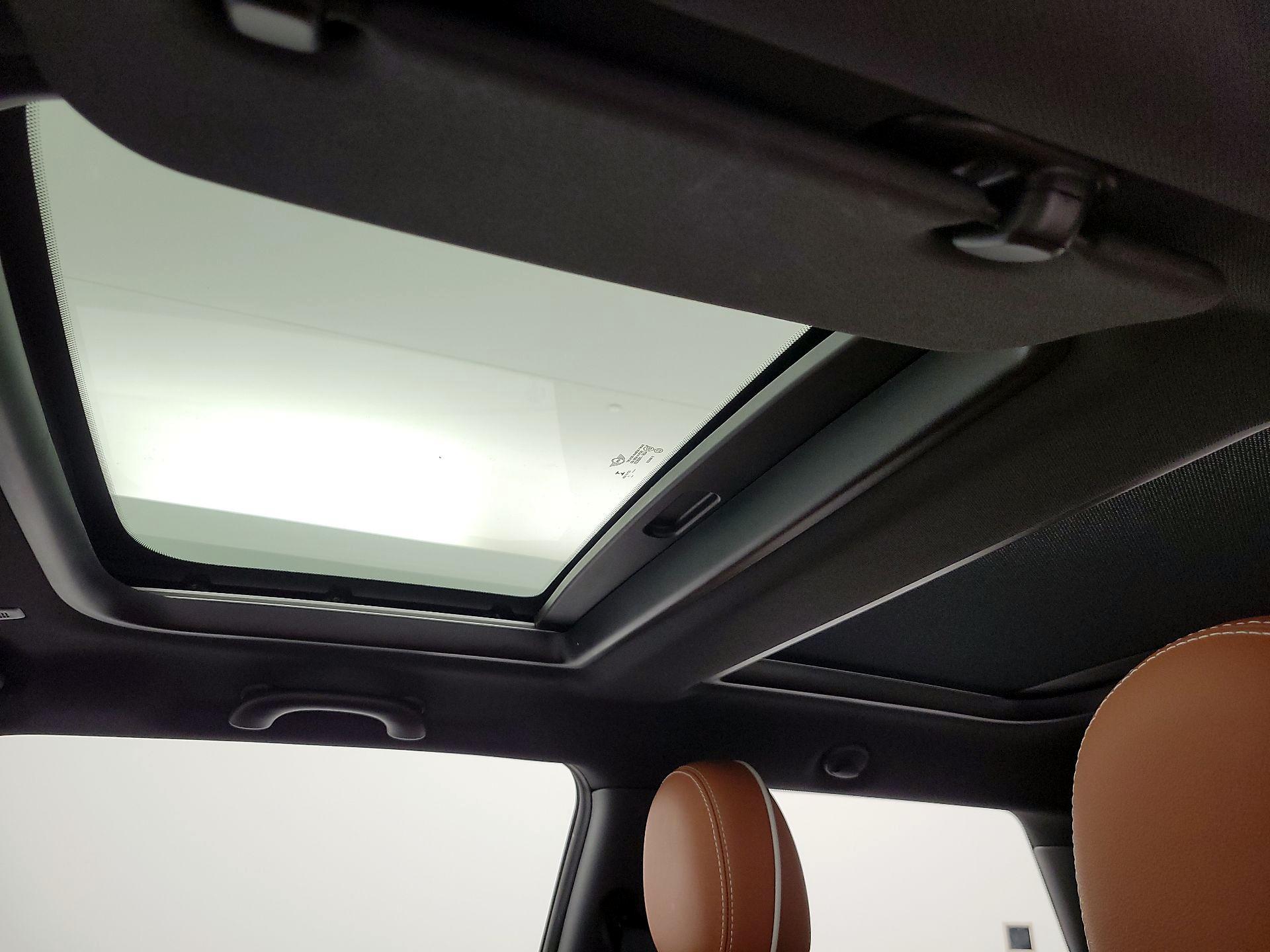 Thumbnail: 2019 MINI Cooper Hardtop - 20