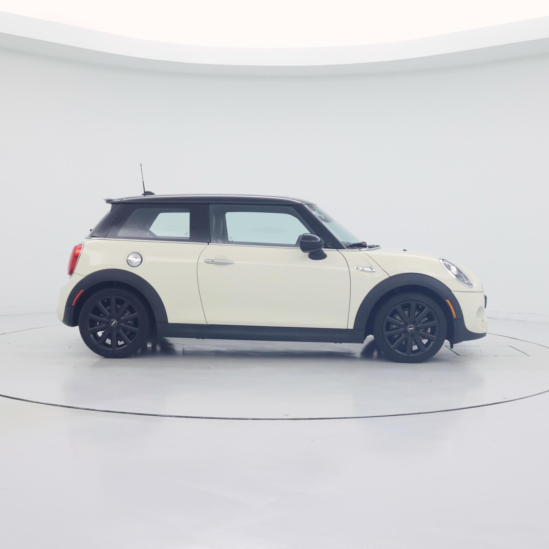 Thumbnail: 2019 MINI Cooper Hardtop - 7