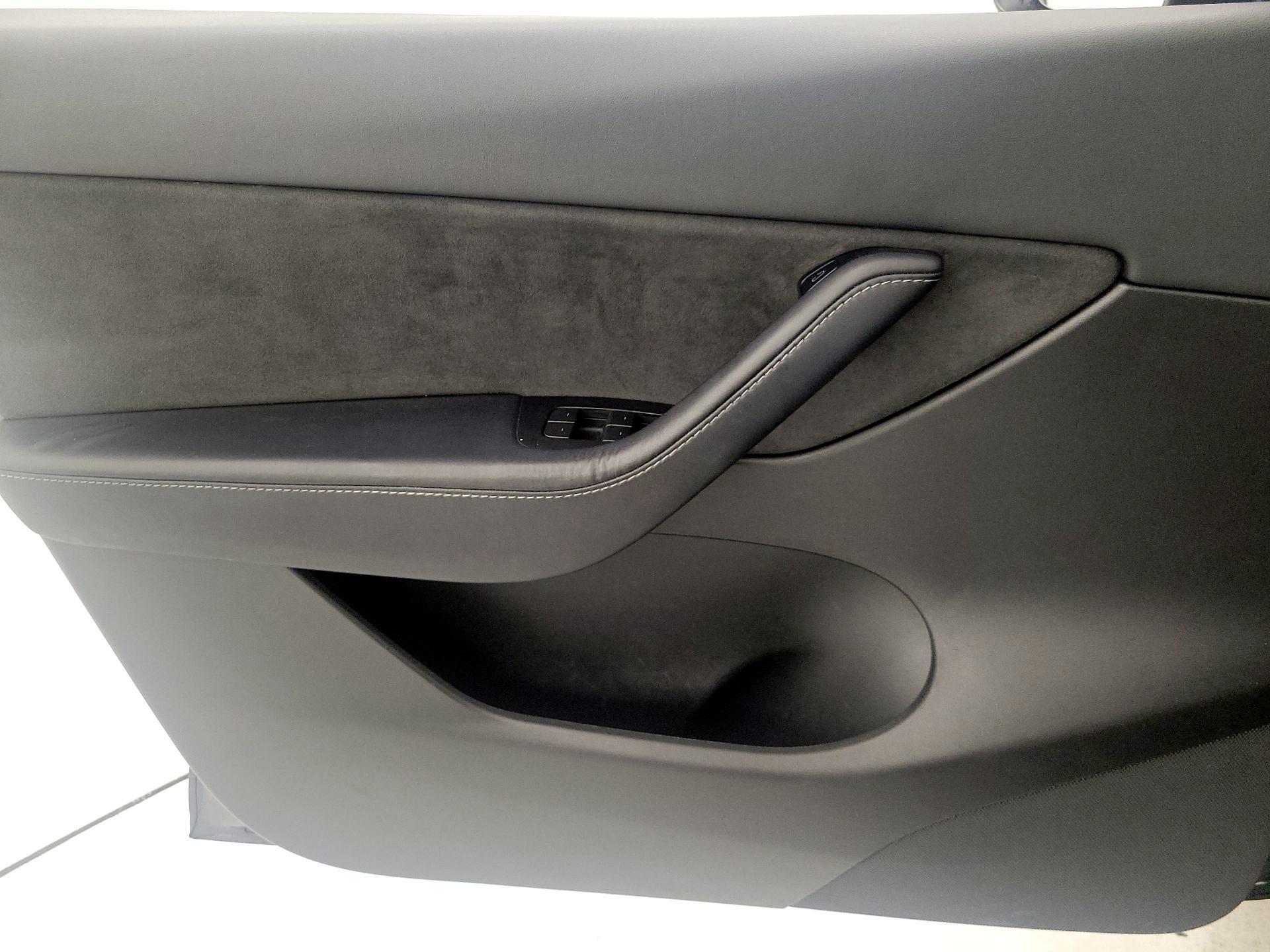 Thumbnail: 2022 Tesla Model Y - 12