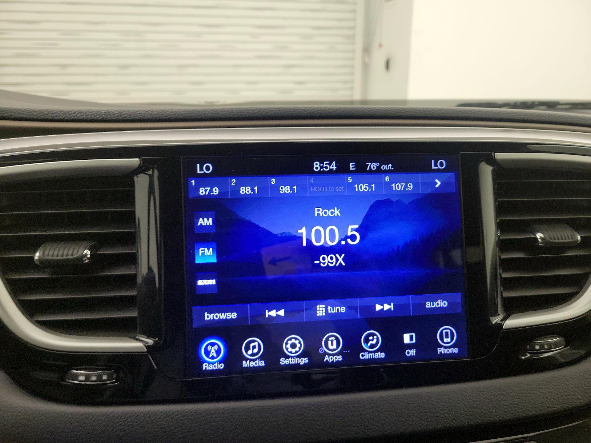 Thumbnail: 2017 Chrysler Pacifica - 15