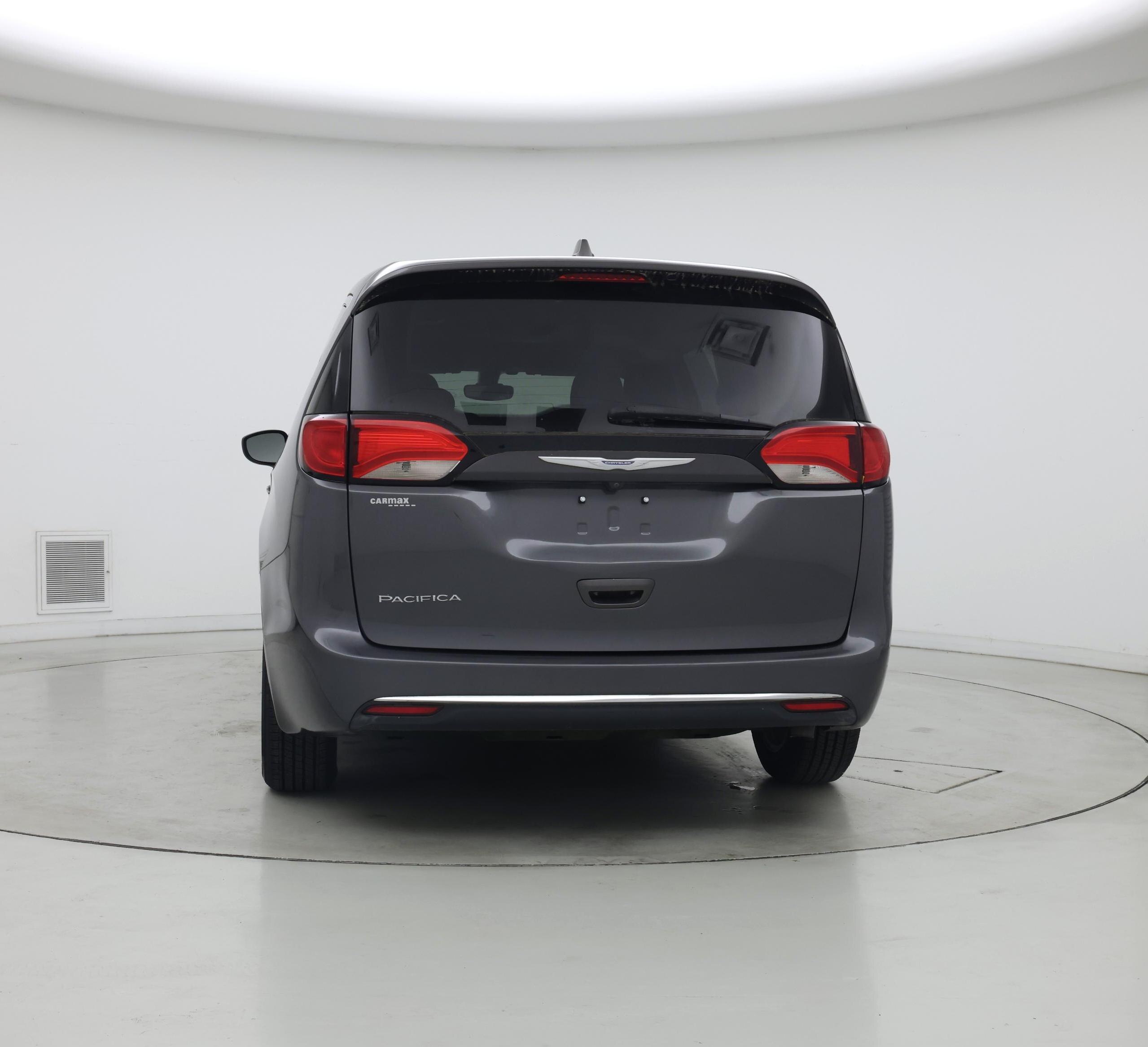 Thumbnail: 2017 Chrysler Pacifica - 6