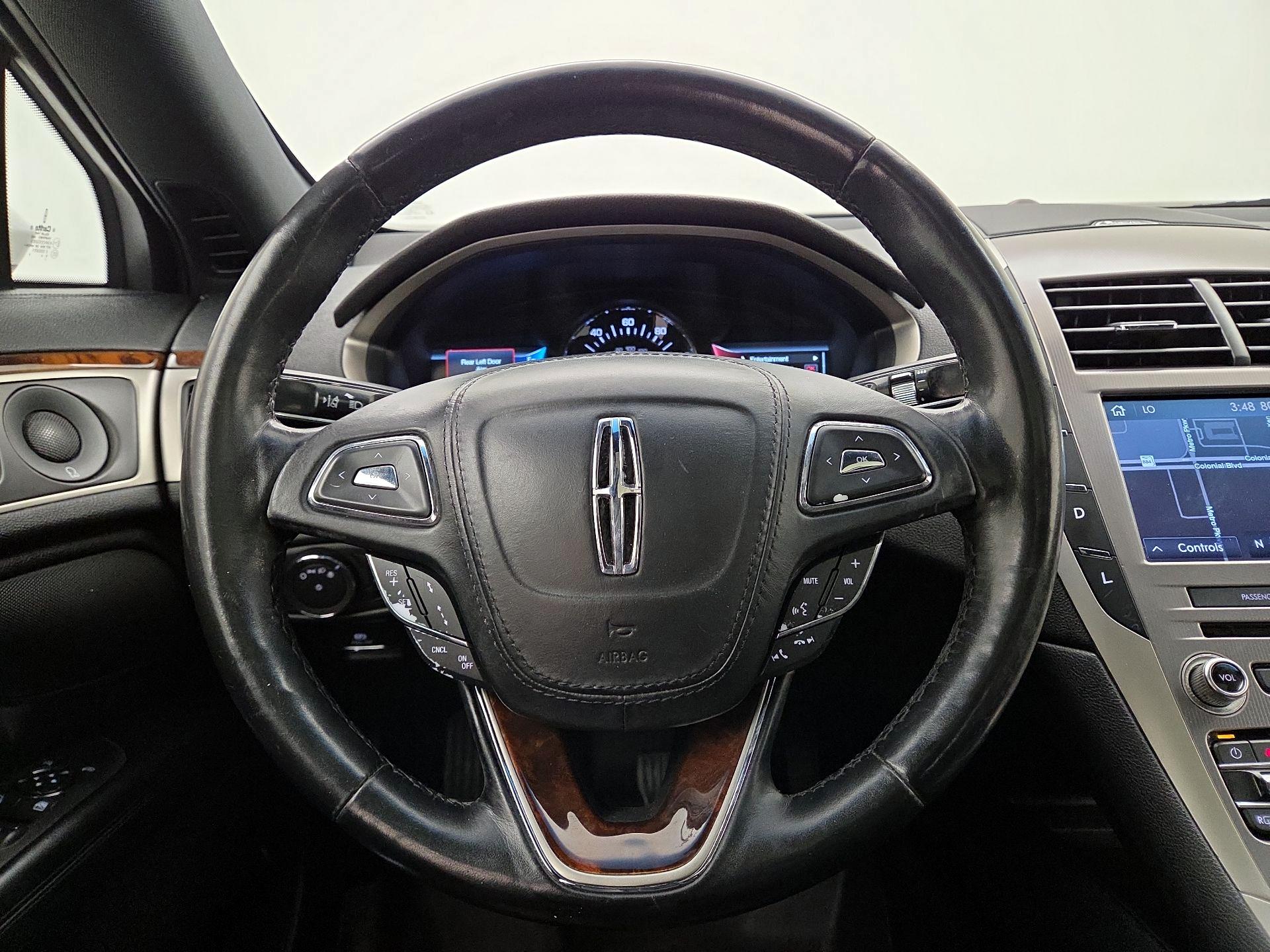 Thumbnail: 2020 Lincoln MKZ - 10