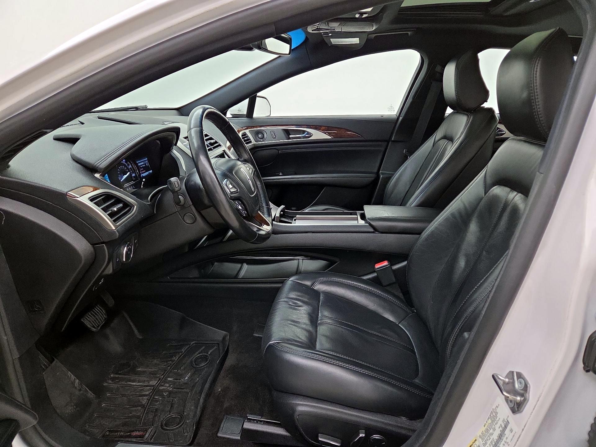 Thumbnail: 2020 Lincoln MKZ - 11