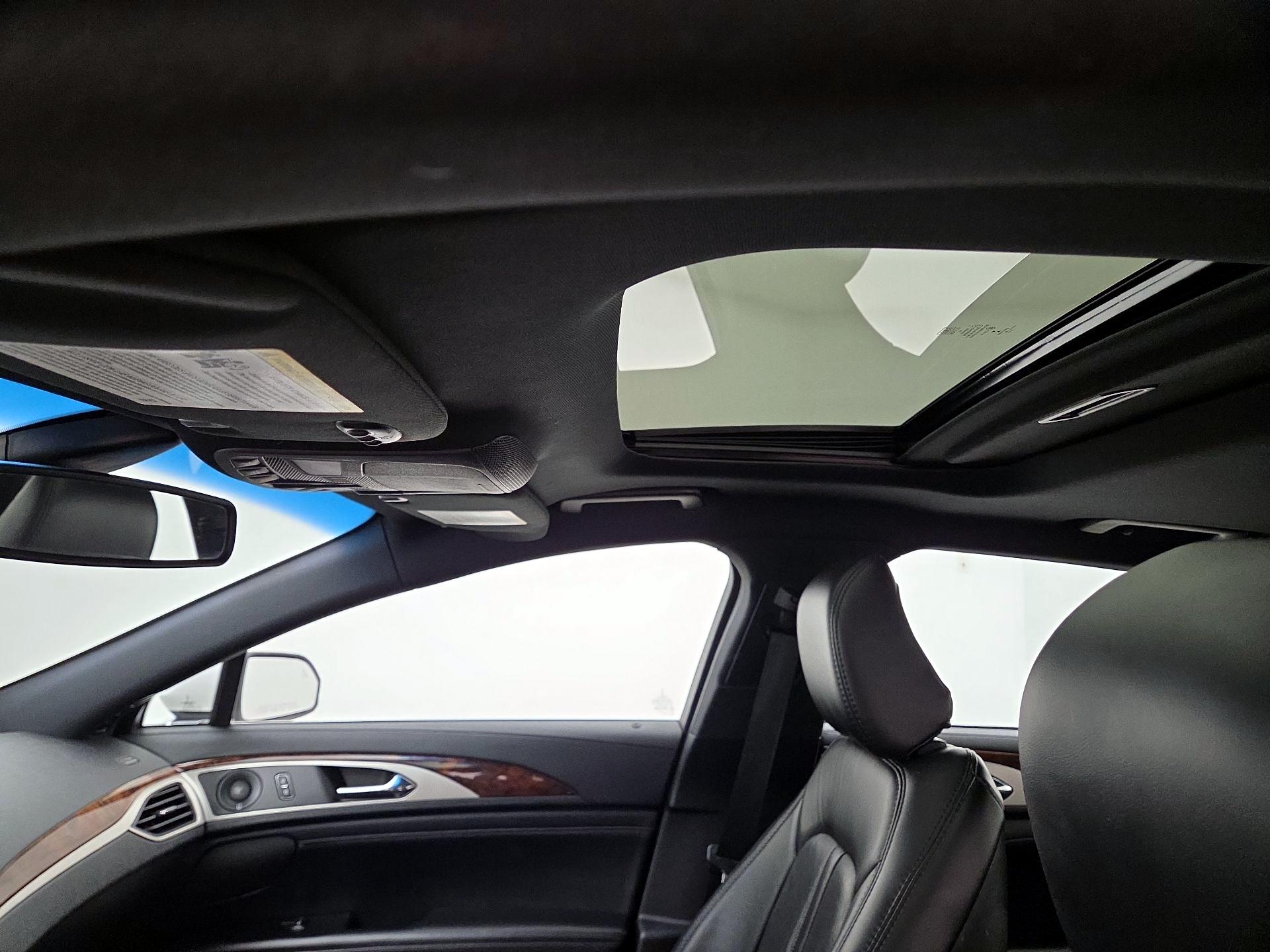 Thumbnail: 2020 Lincoln MKZ - 20