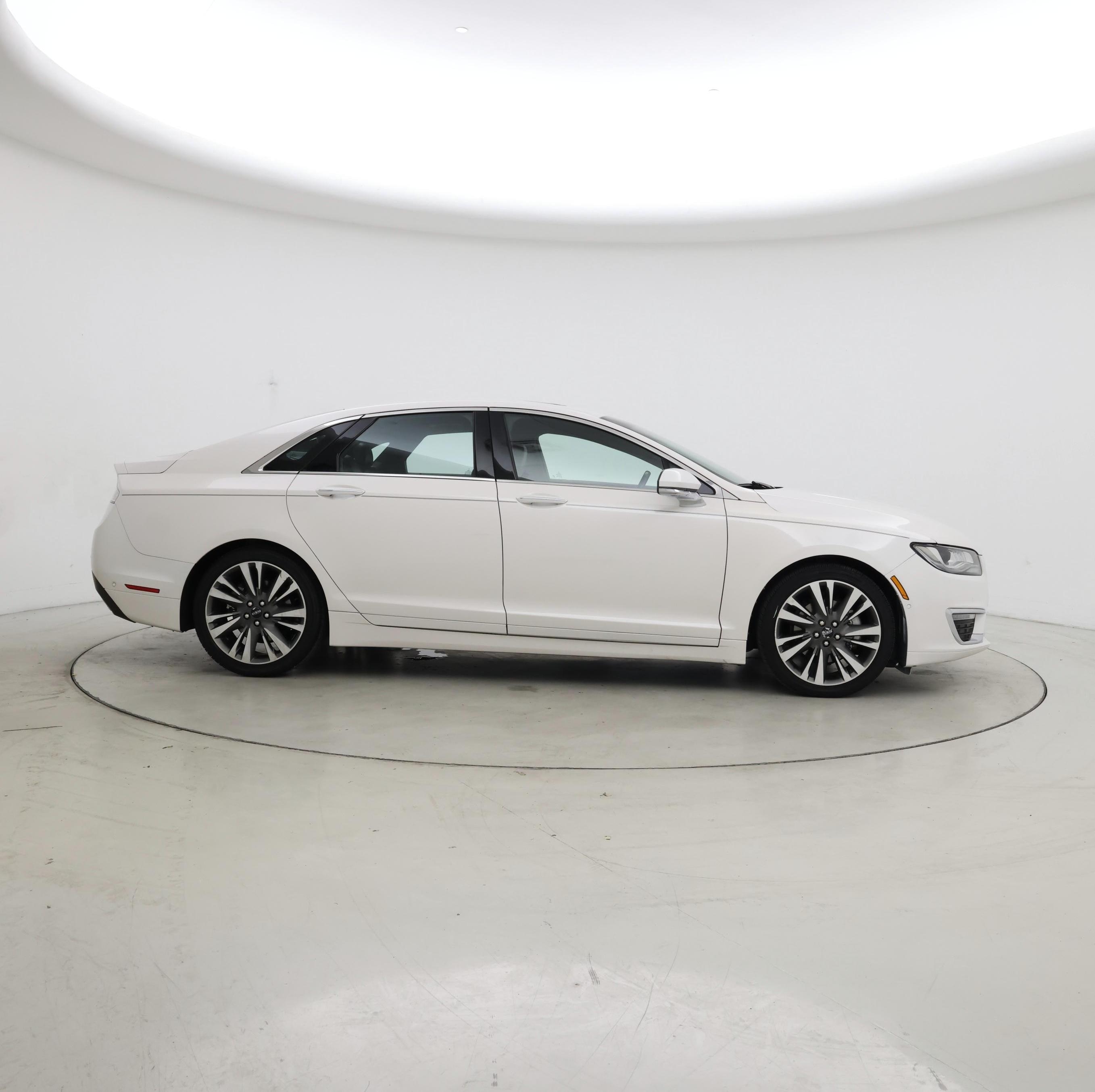 Thumbnail: 2020 Lincoln MKZ - 7