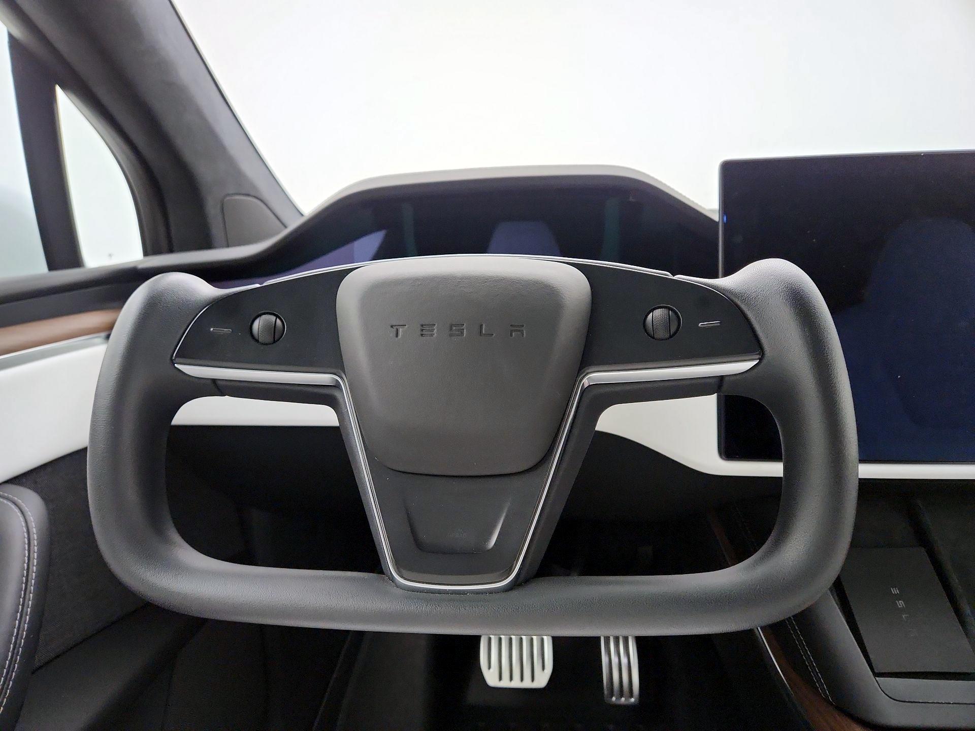 Thumbnail: 2023 Tesla Model X - 10