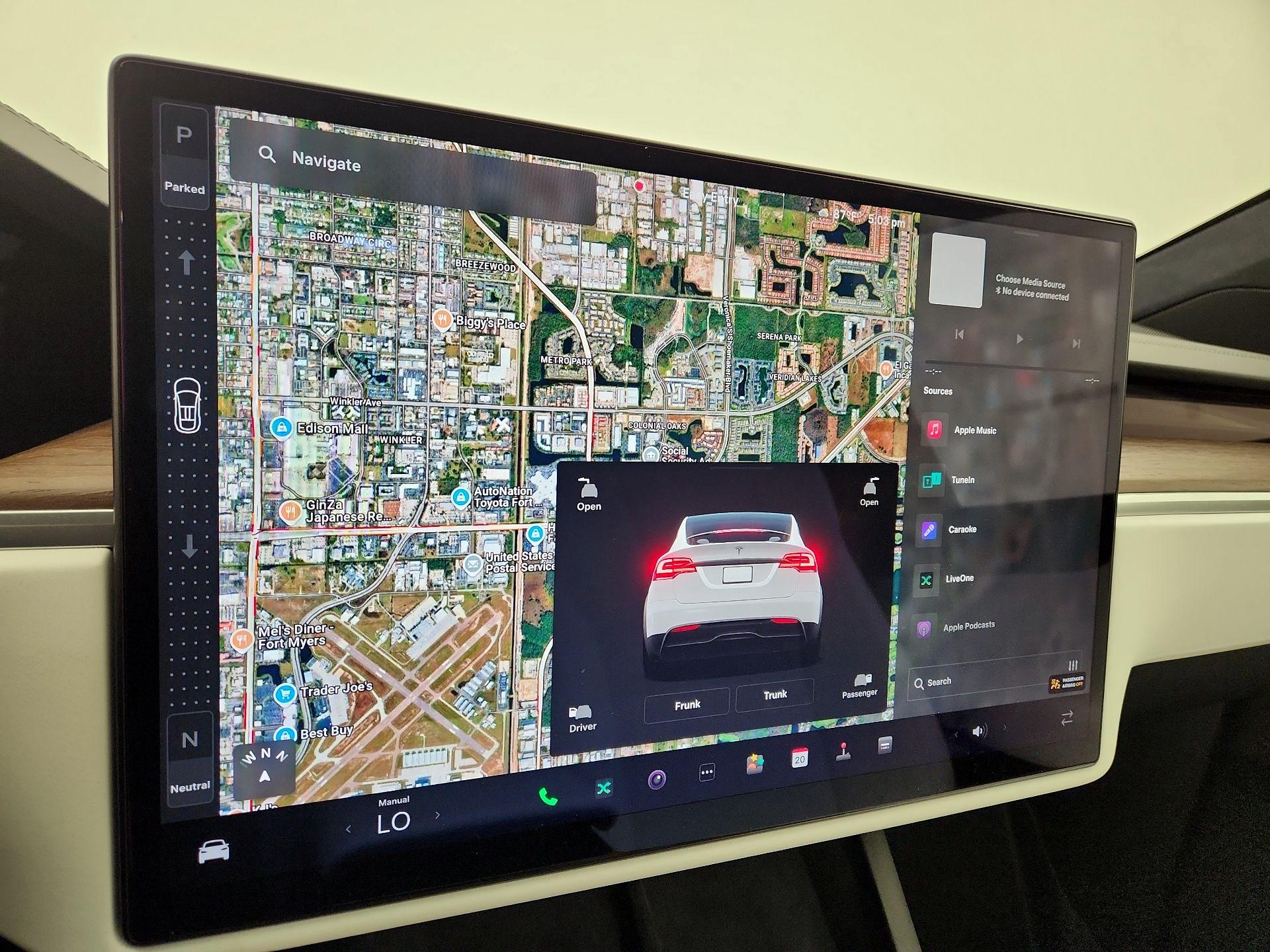 Thumbnail: 2023 Tesla Model X - 18