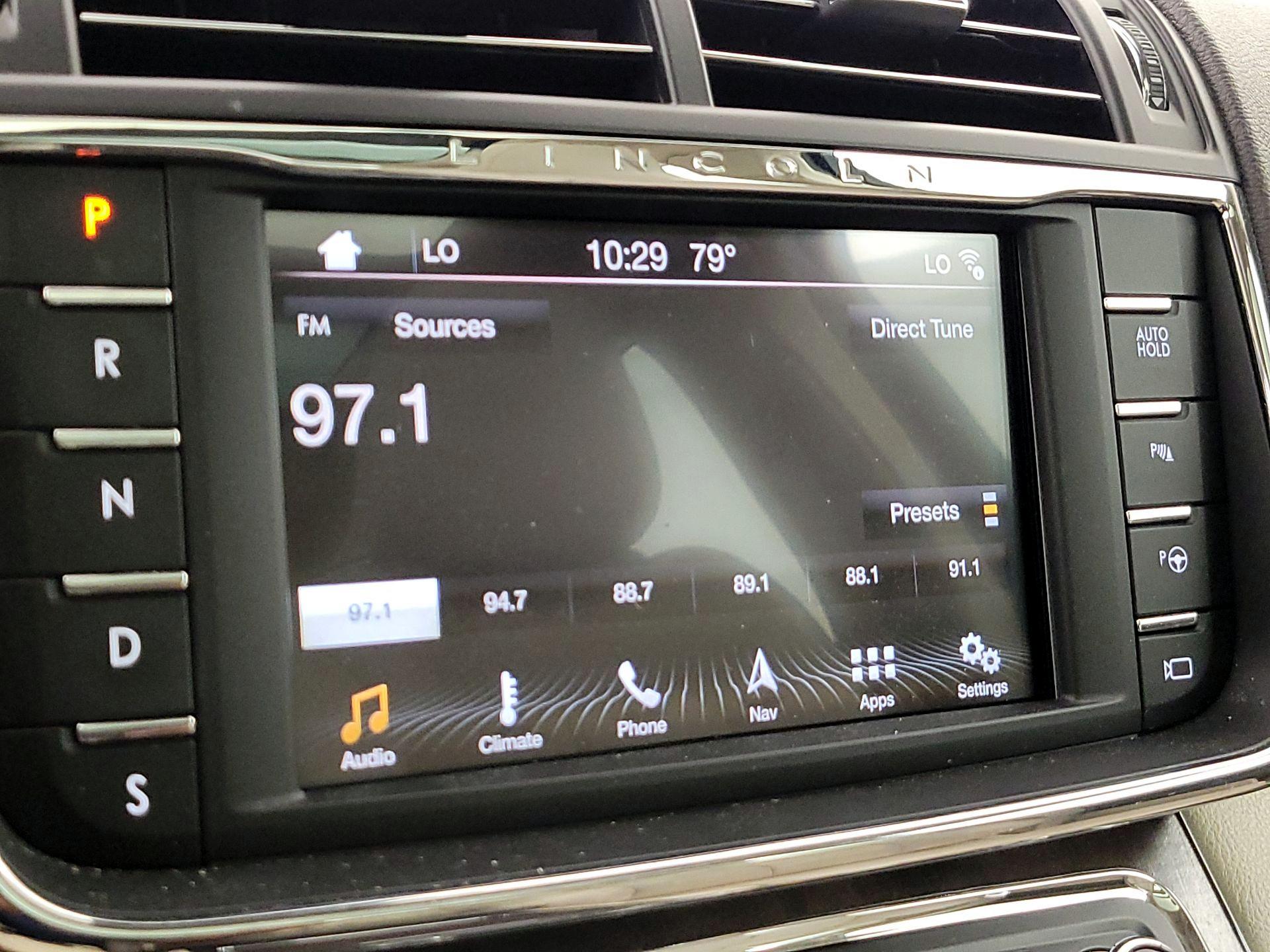 Thumbnail: 2019 Lincoln Continental - 16