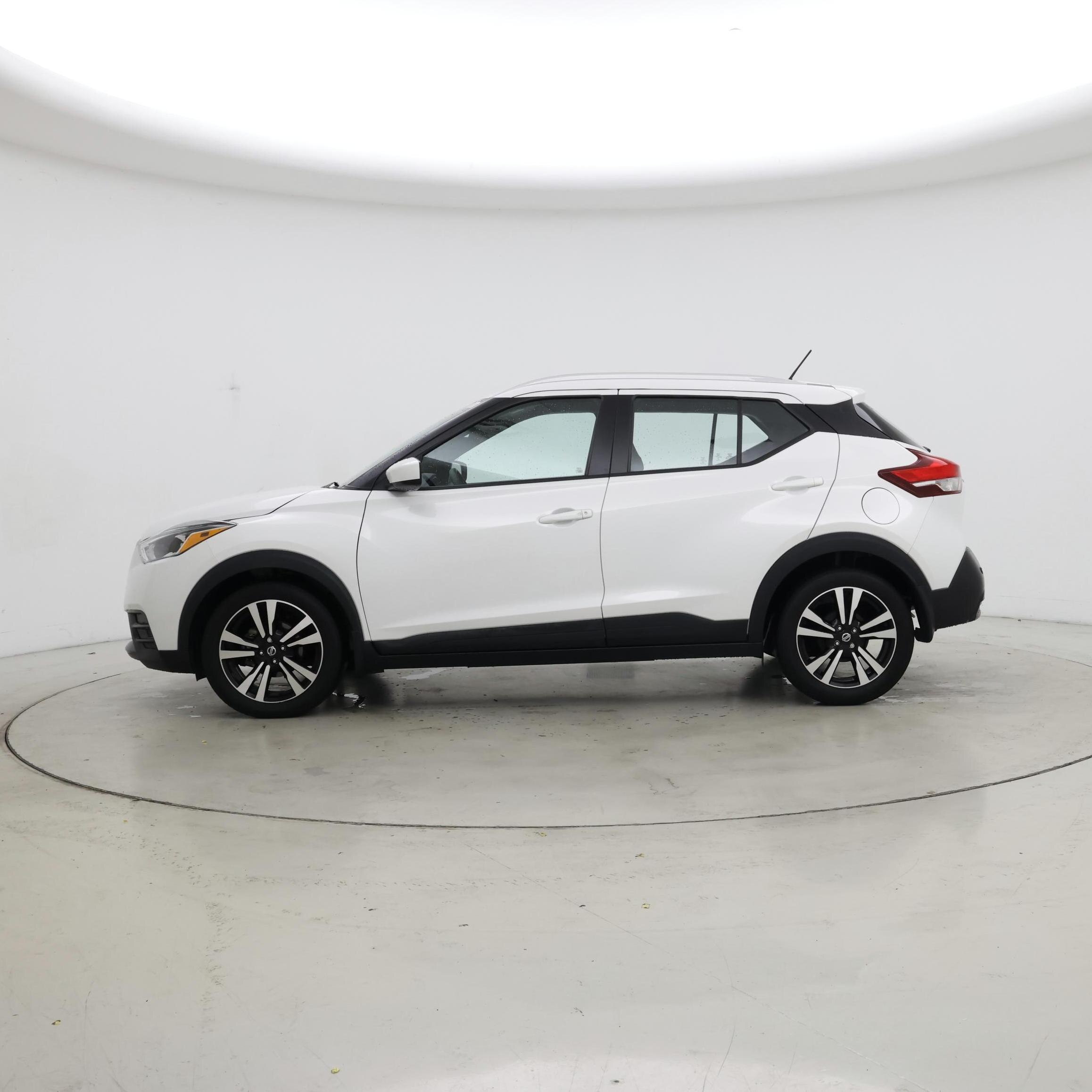 Thumbnail: 2020 Nissan Kicks - 3
