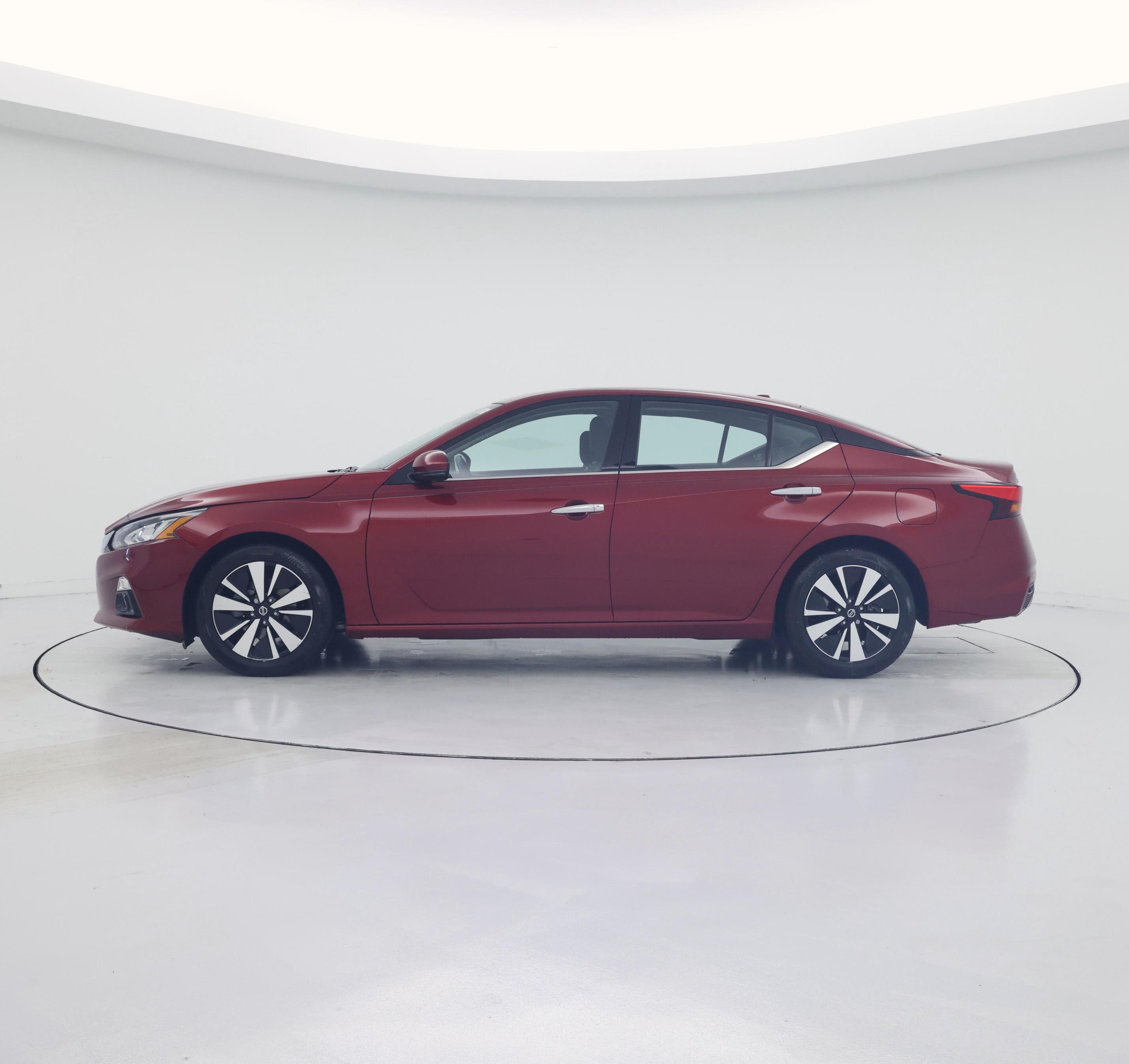Thumbnail: 2019 Nissan Altima - 3