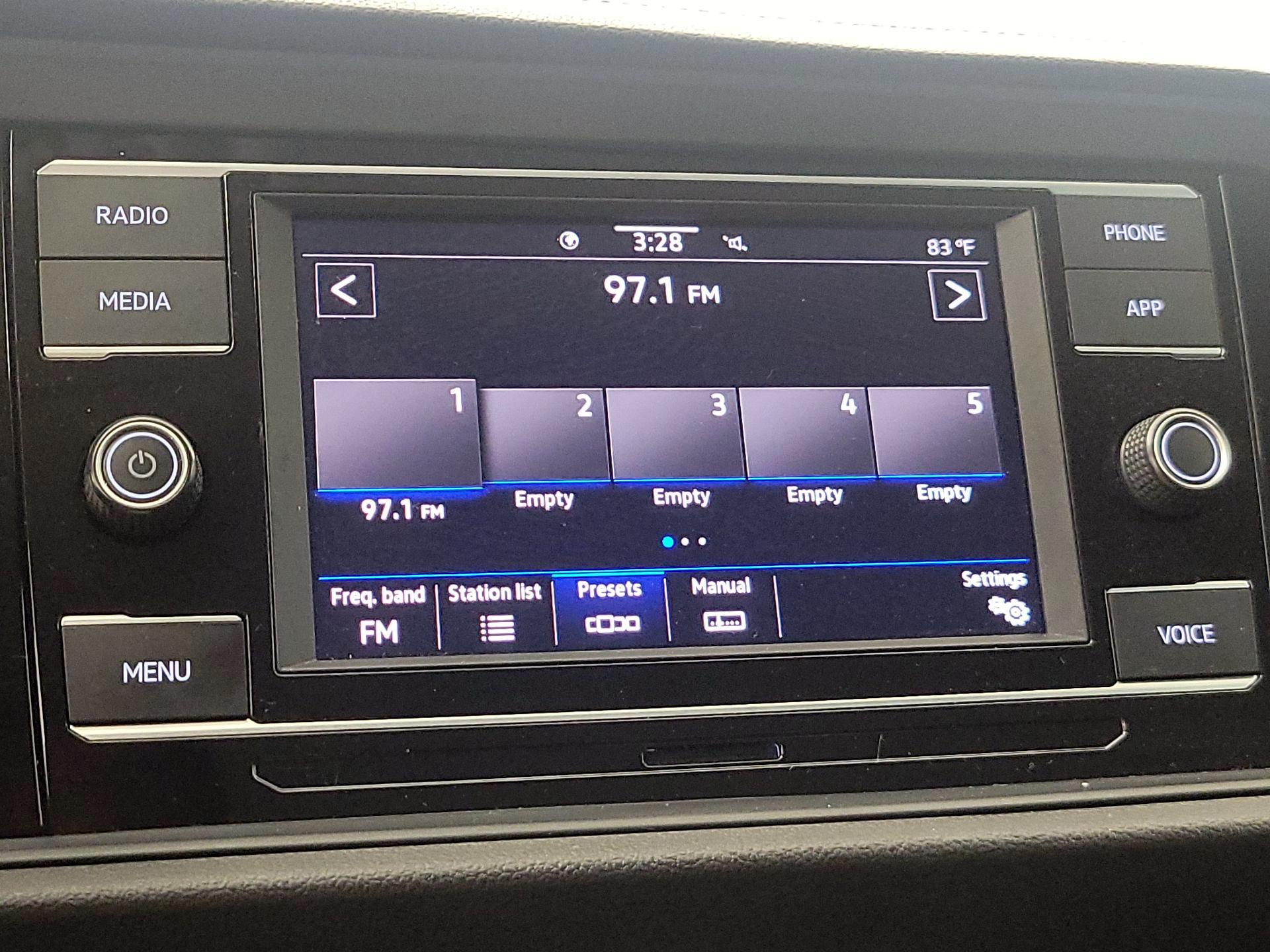 Thumbnail: 2021 Volkswagen Jetta - 15