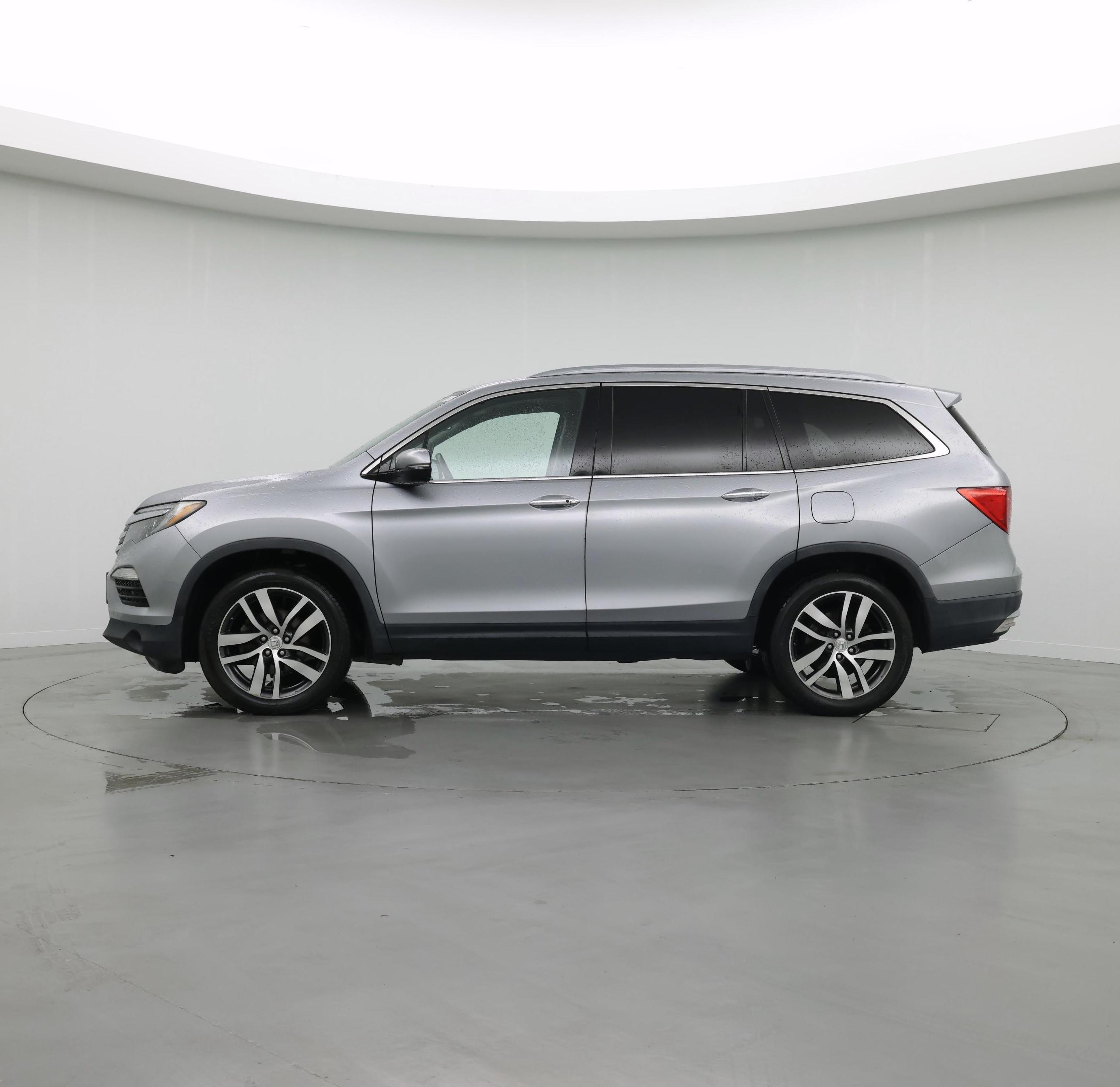 Thumbnail: 2017 Honda Pilot - 3