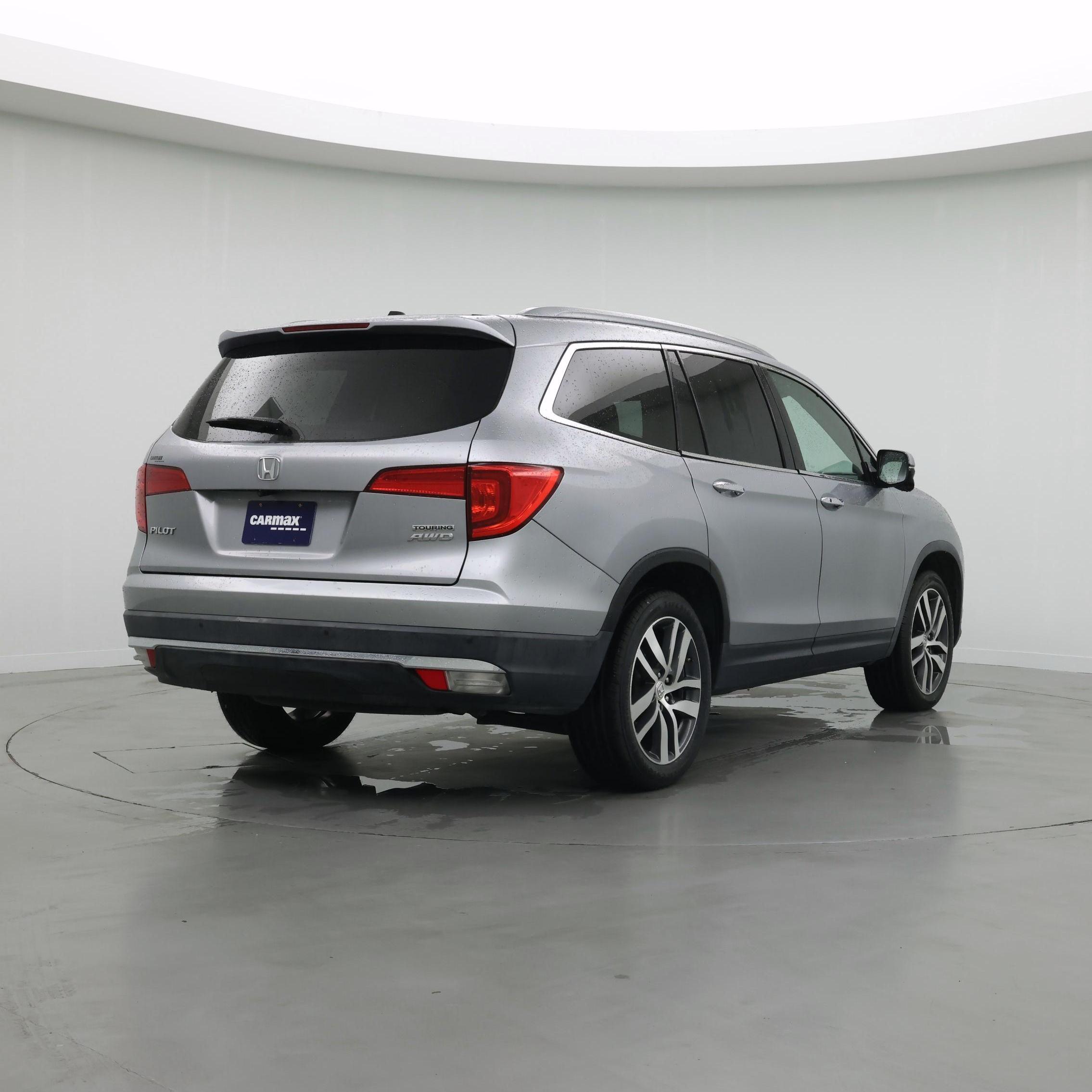 Thumbnail: 2017 Honda Pilot - 8