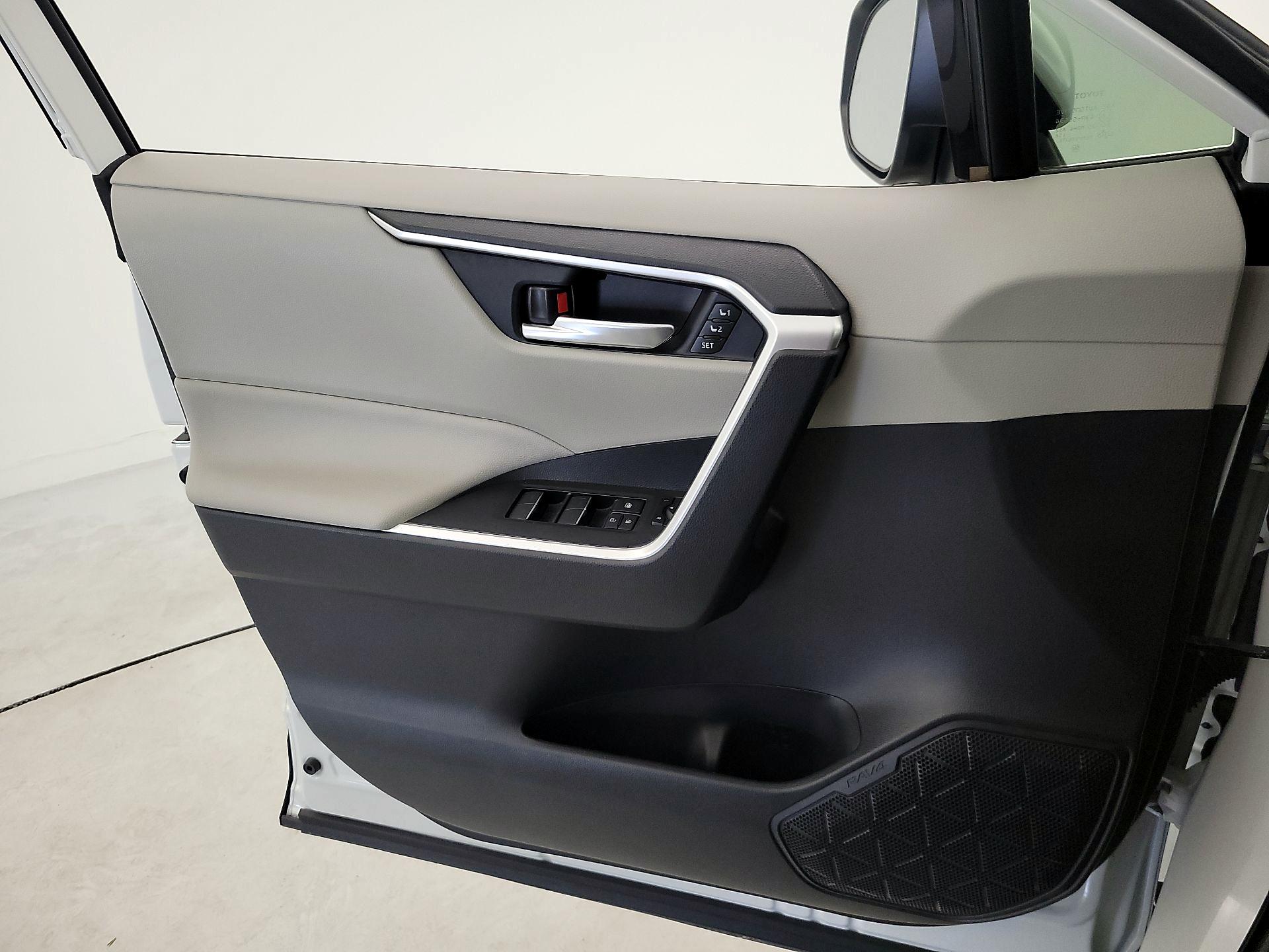 Thumbnail: 2024 Toyota RAV4 - 12