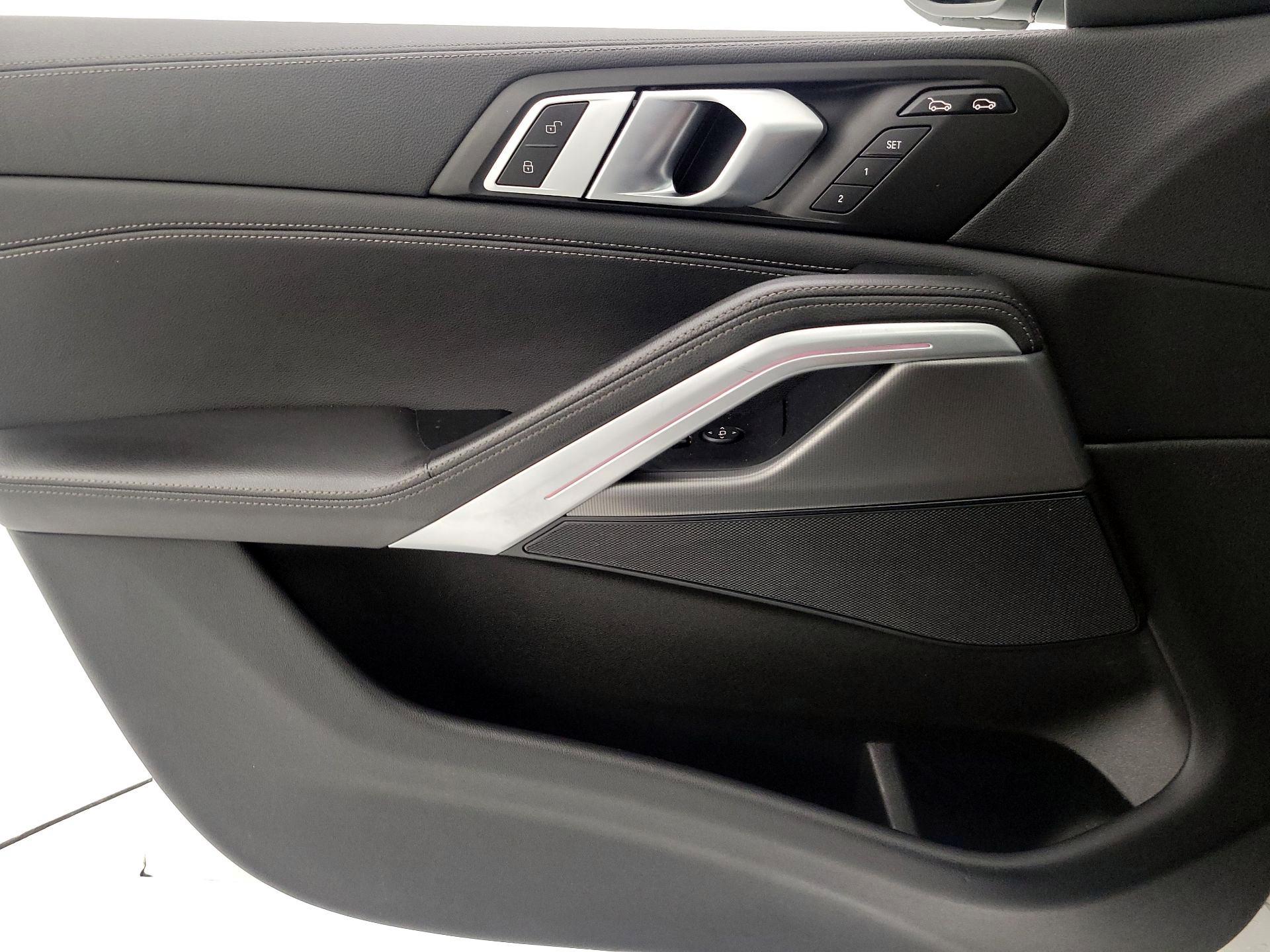 Thumbnail: 2021 BMW X6 - 12