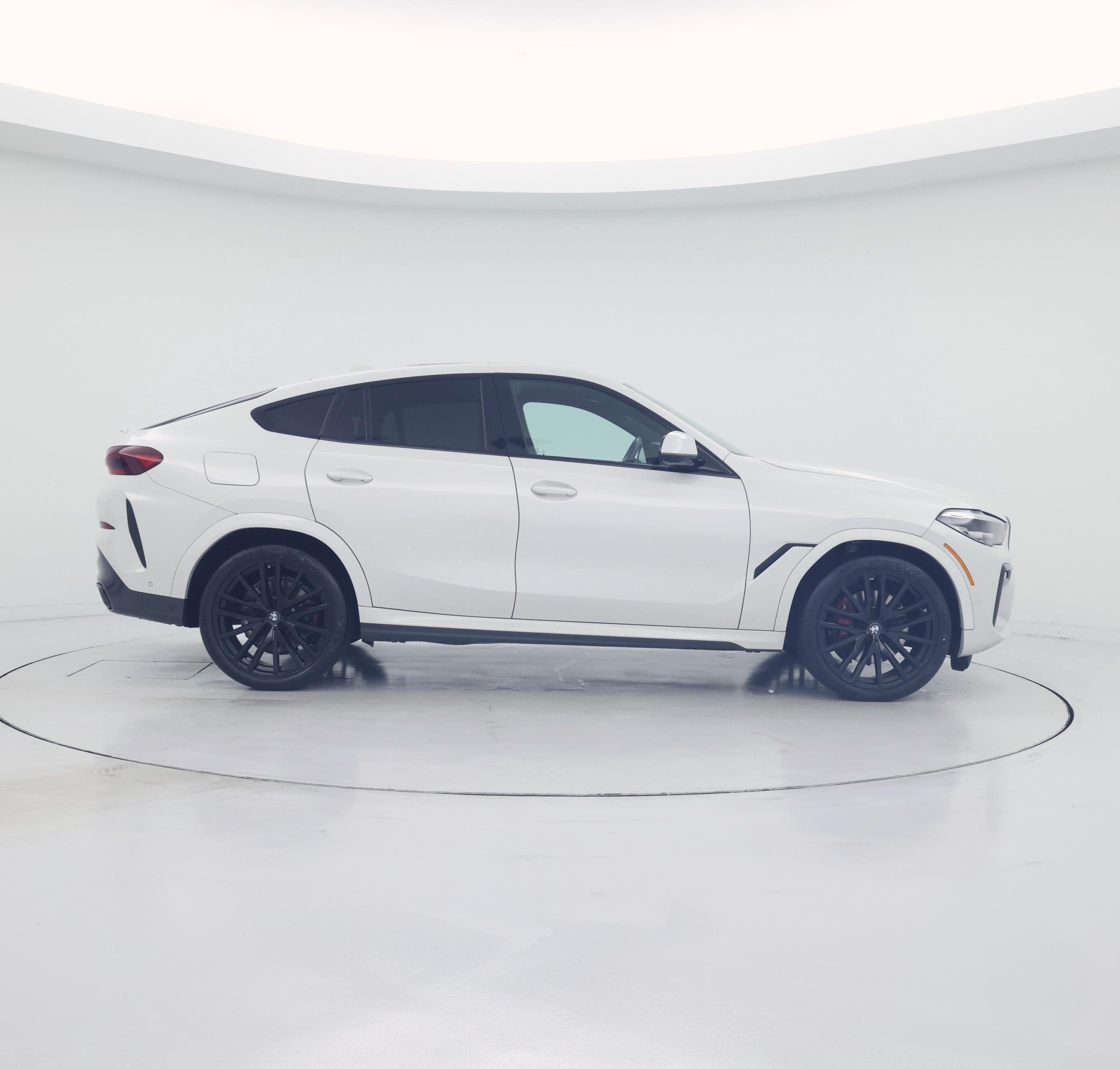 Thumbnail: 2021 BMW X6 - 7