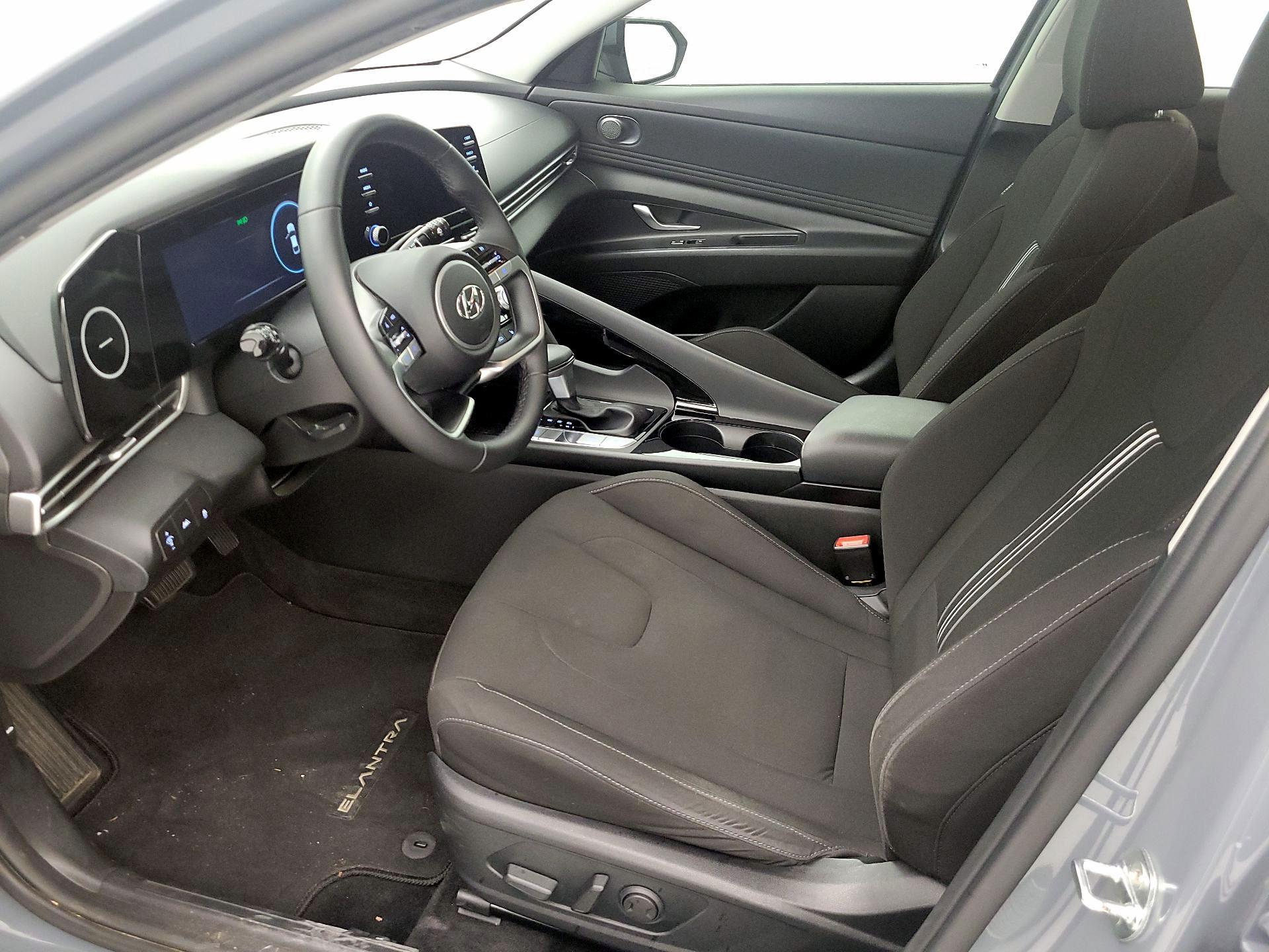 Thumbnail: 2021 Hyundai Elantra - 11