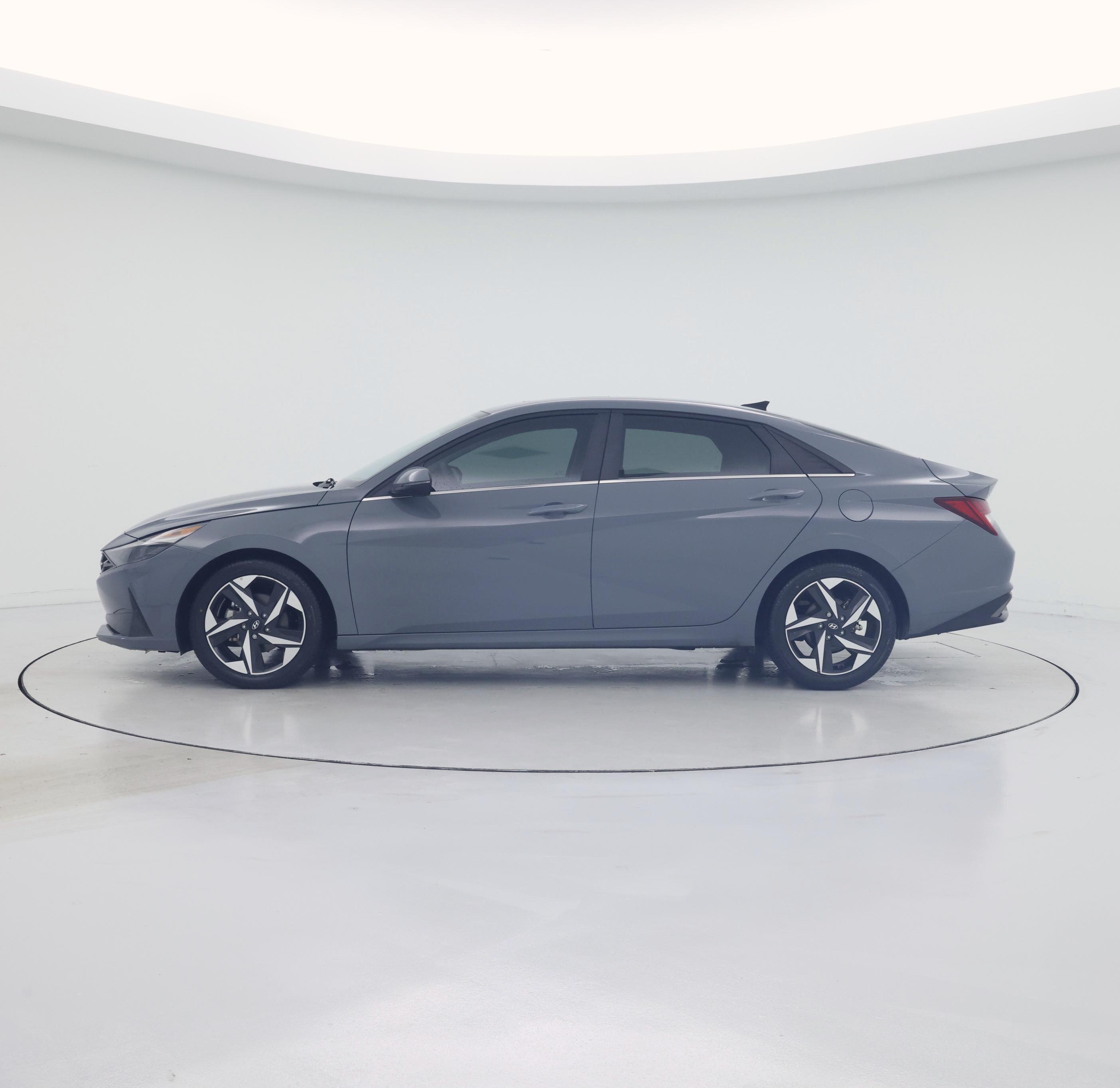 Thumbnail: 2021 Hyundai Elantra - 3
