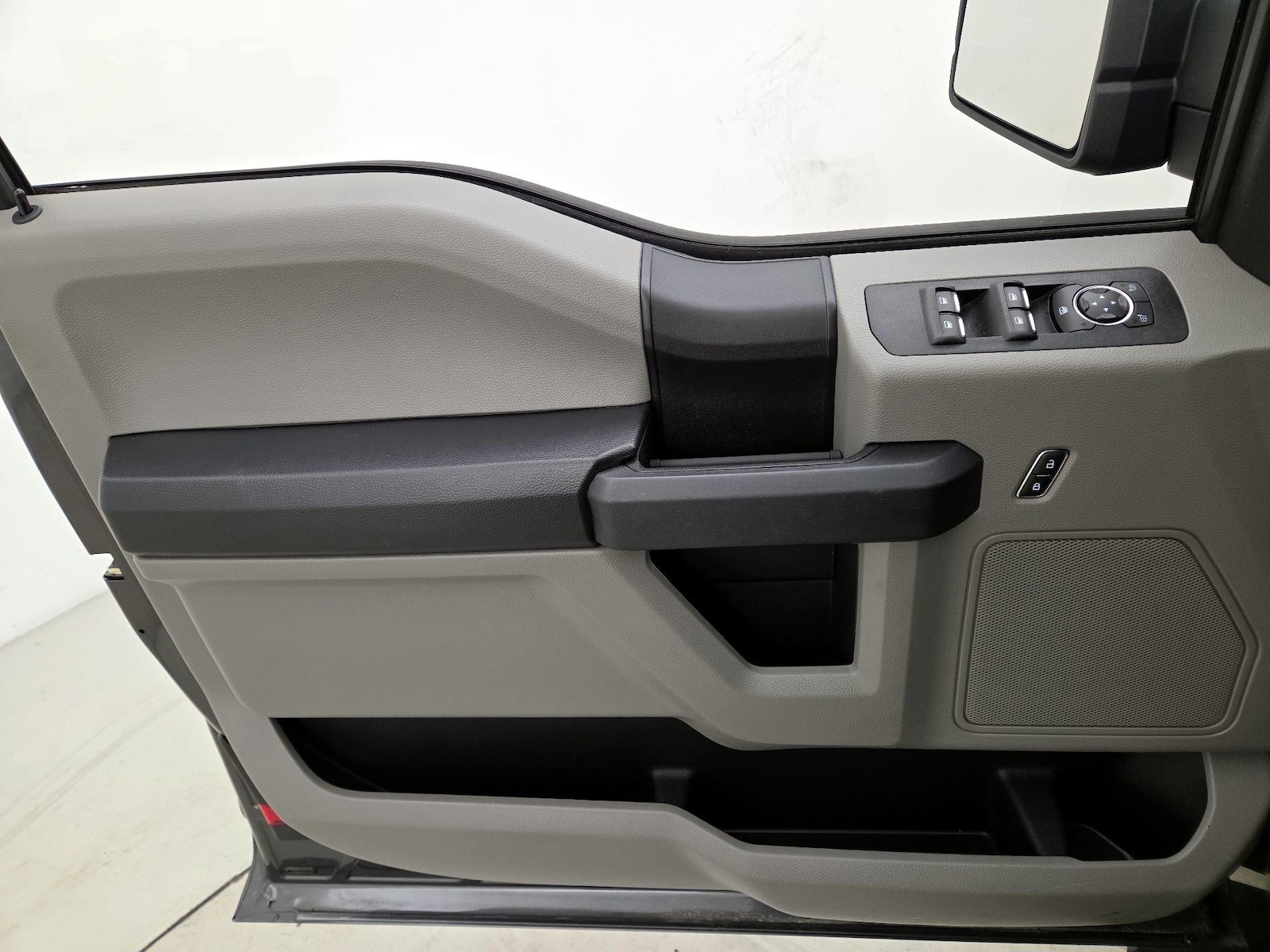 2018 Ford F-150 XL - Photo 13