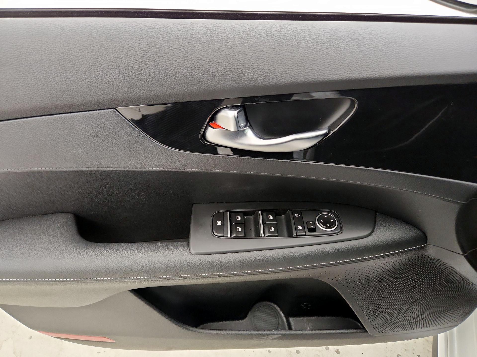 Thumbnail: 2024 Kia Forte - 12
