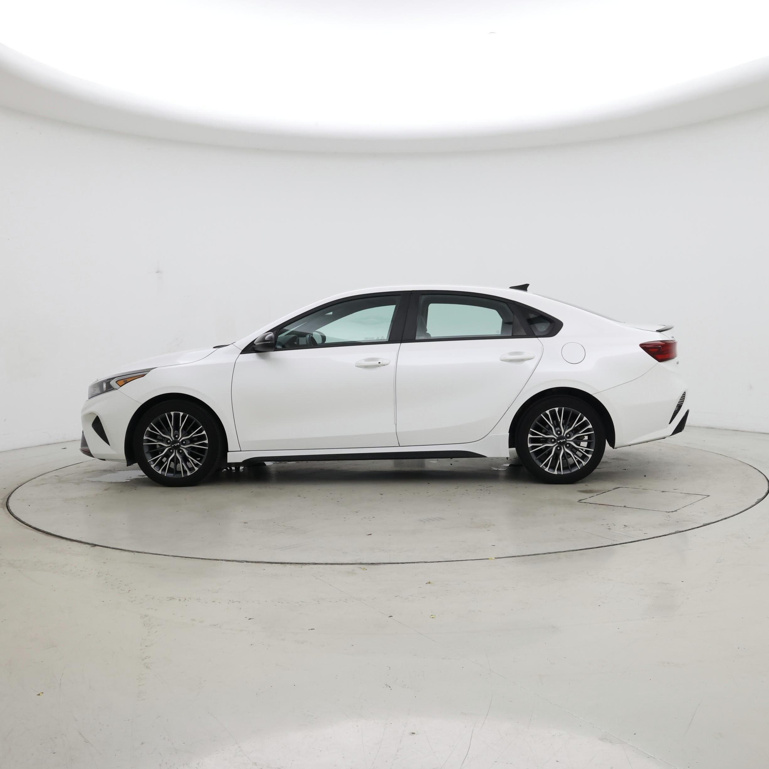 Thumbnail: 2024 Kia Forte - 3