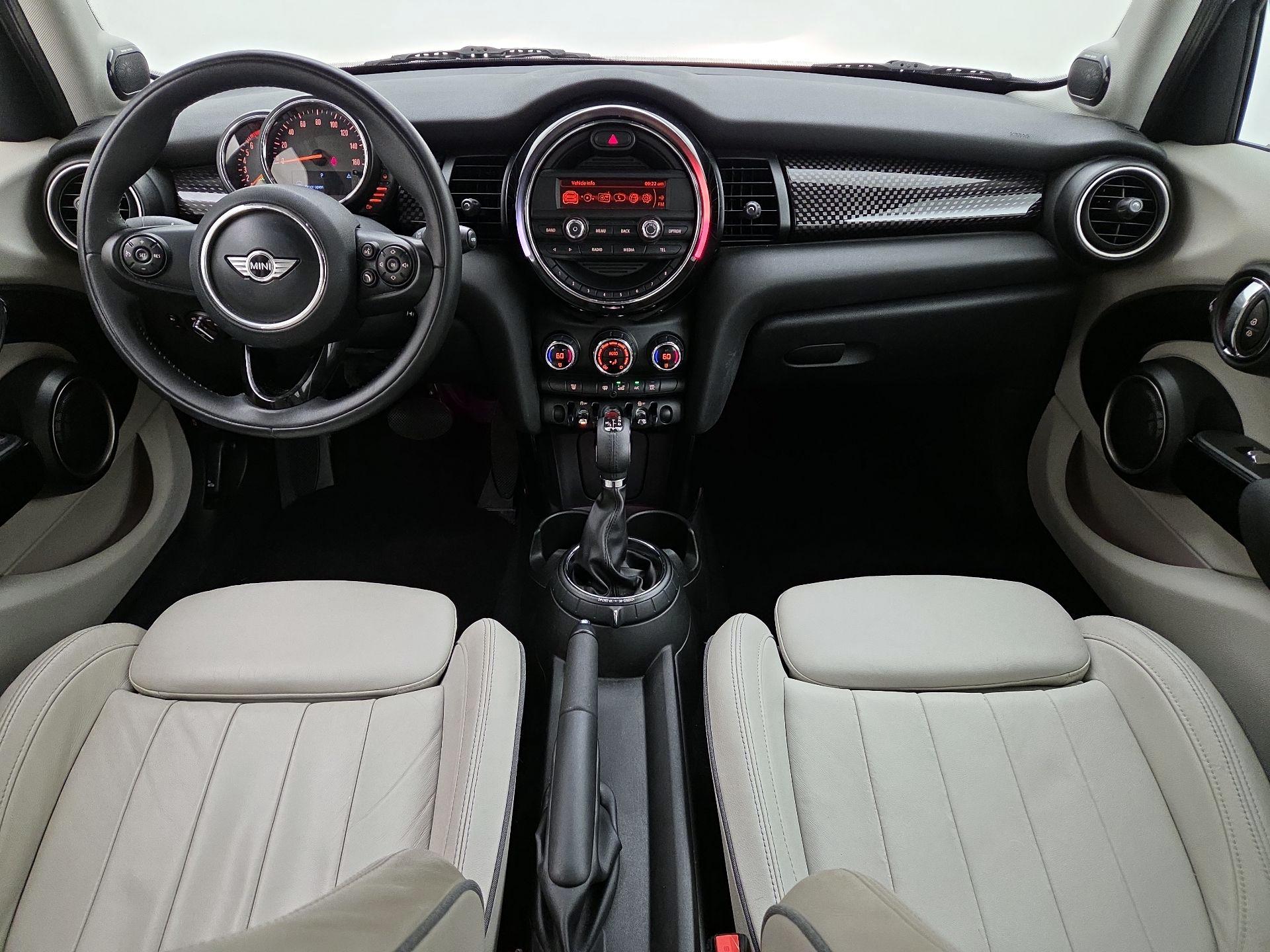 Thumbnail: 2015 MINI Cooper Hardtop - 9
