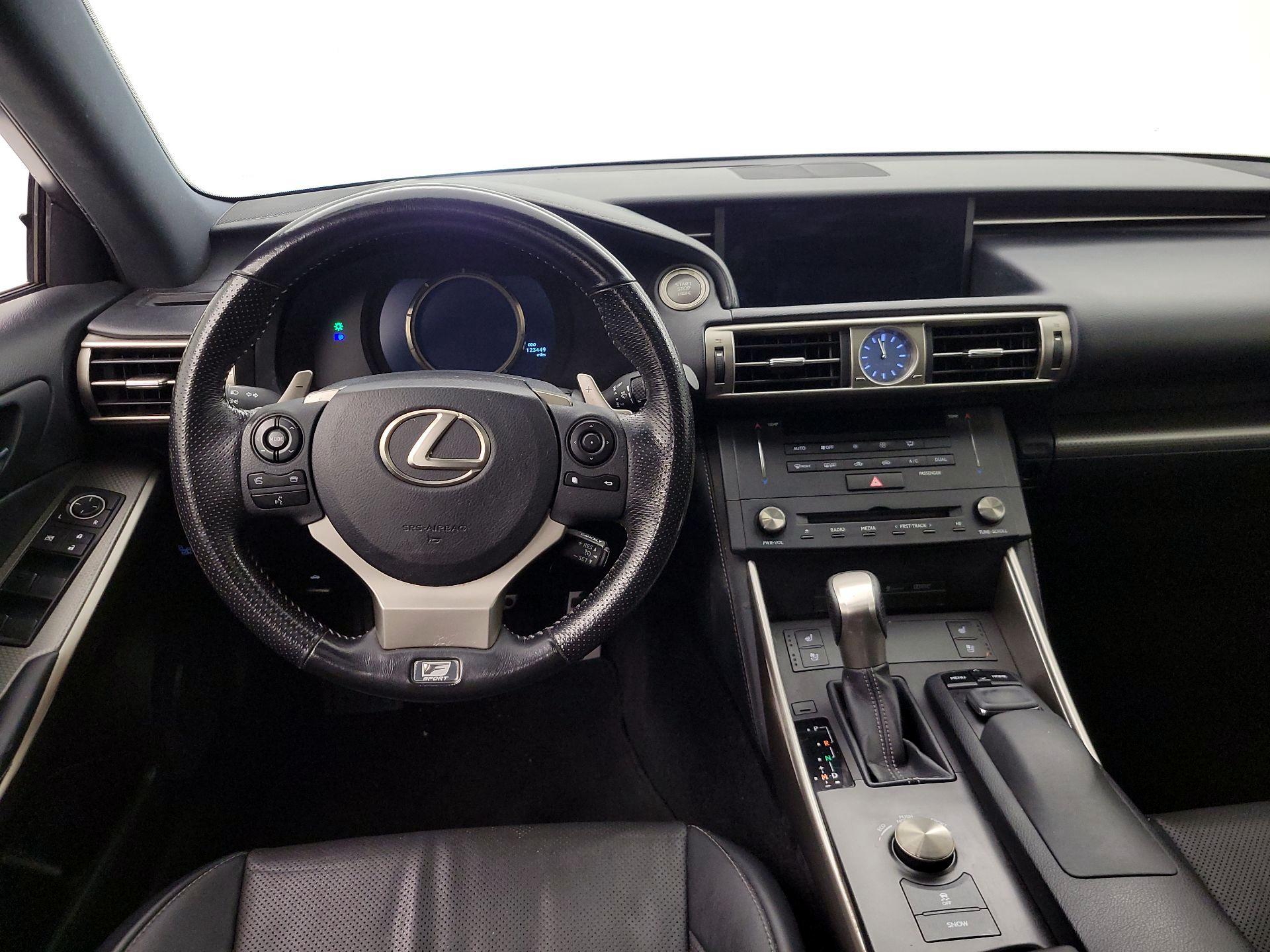 Thumbnail: 2016 Lexus IS - 10