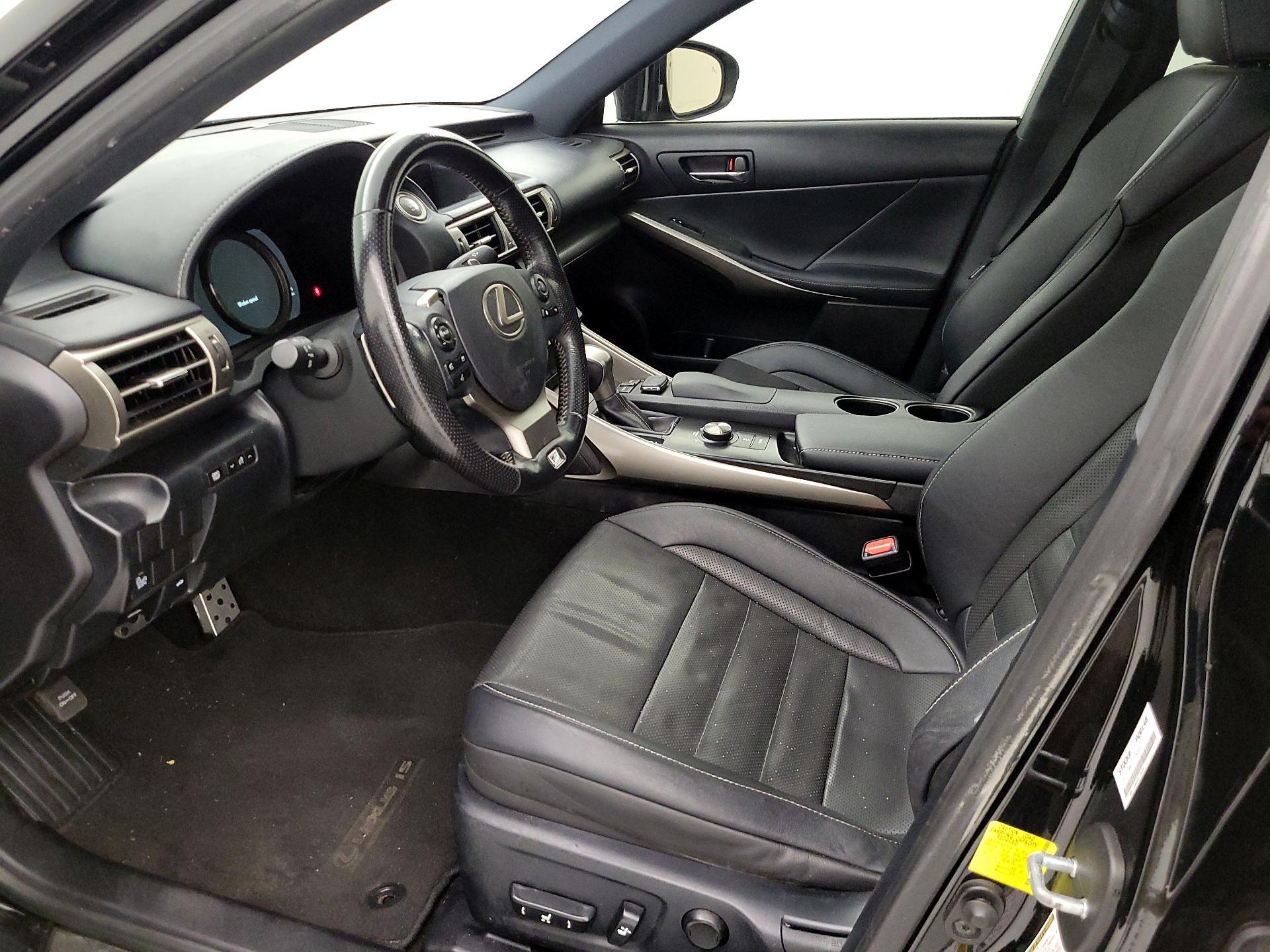 Thumbnail: 2016 Lexus IS - 11
