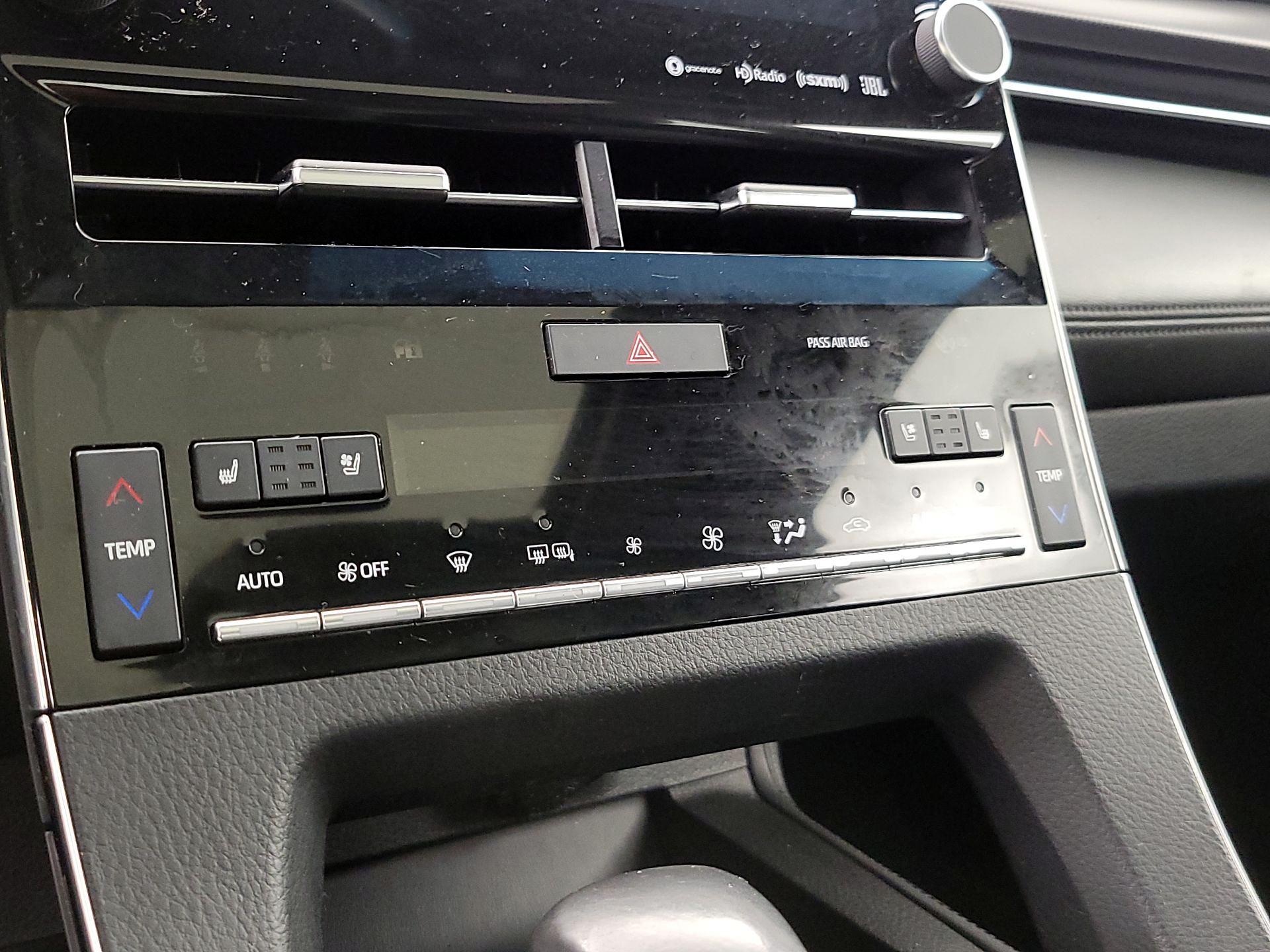 Thumbnail: 2019 Toyota Avalon - 17