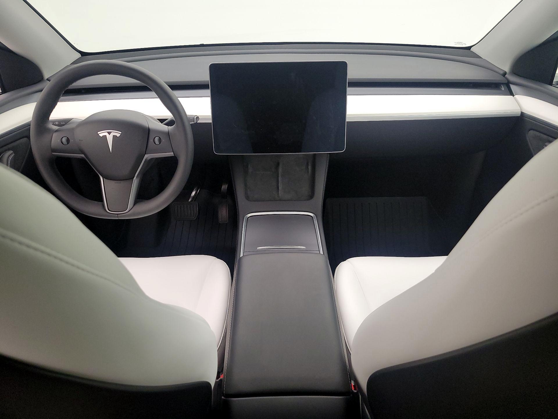 Thumbnail: 2025 Tesla Model Y - 9