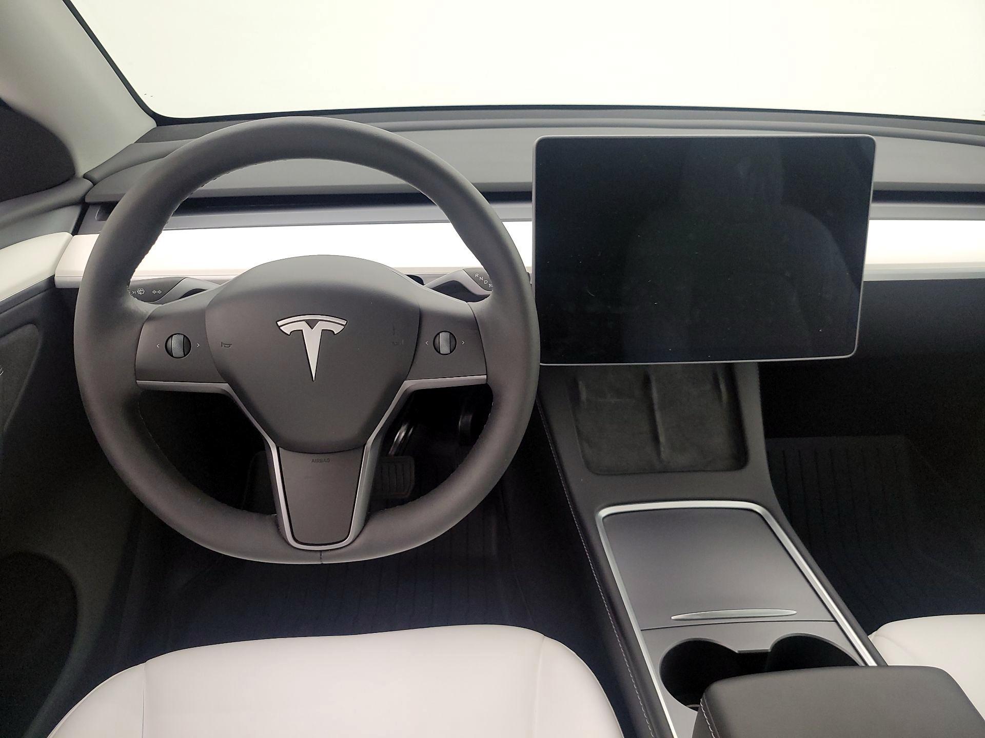 Thumbnail: 2025 Tesla Model Y - 10