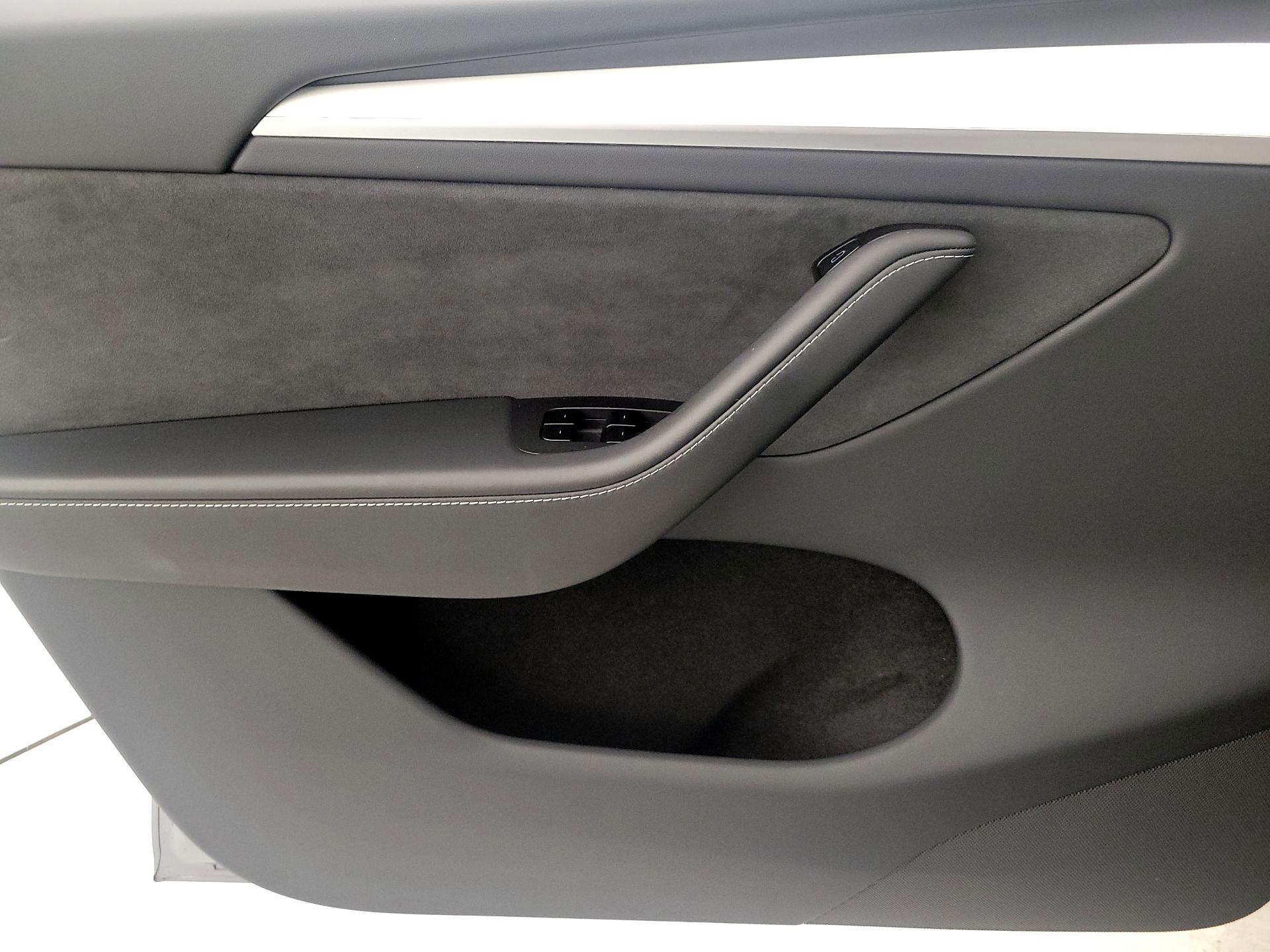 Thumbnail: 2025 Tesla Model Y - 12
