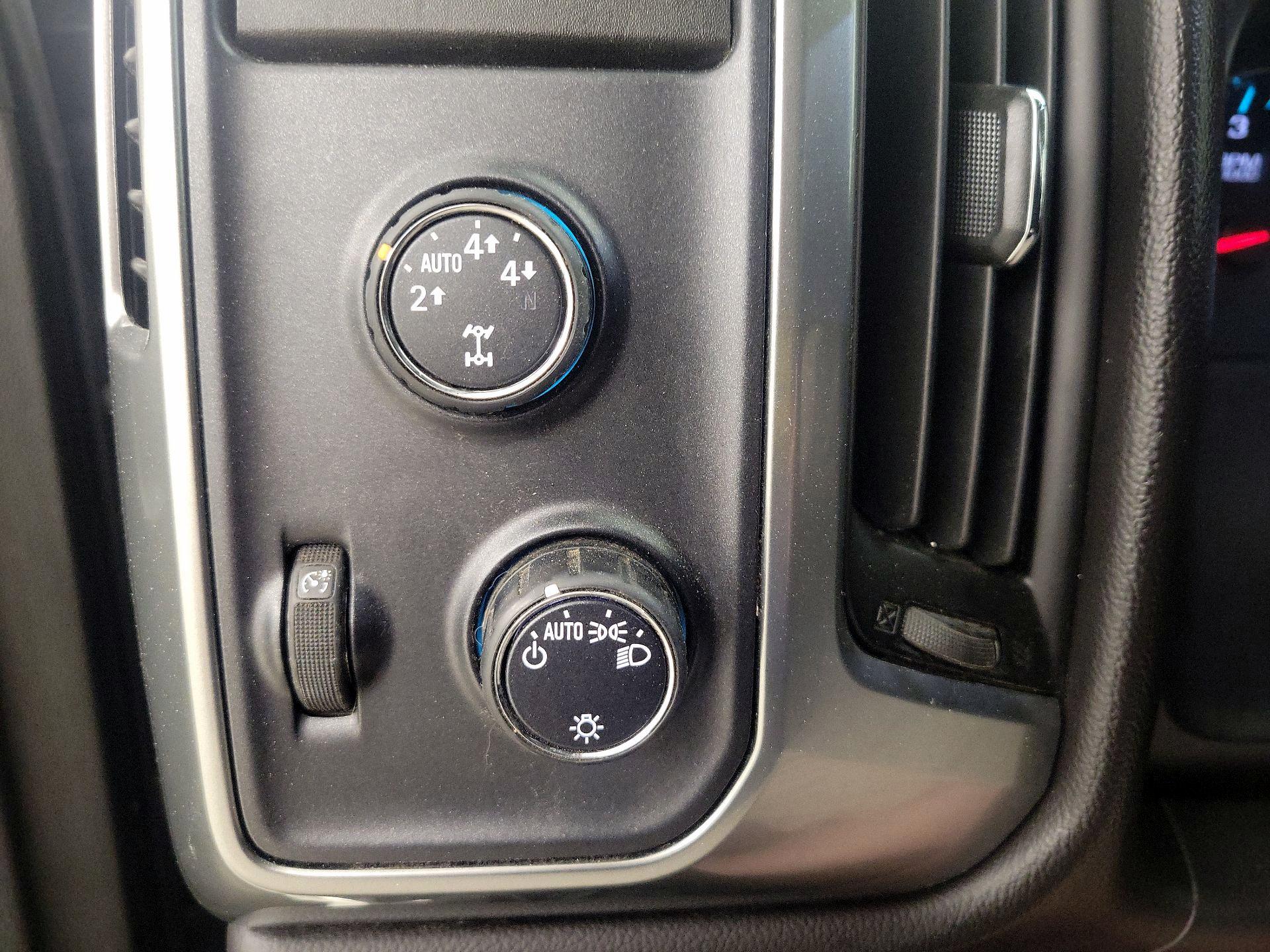 Thumbnail: 2015 Chevrolet Silverado 1500 - 13