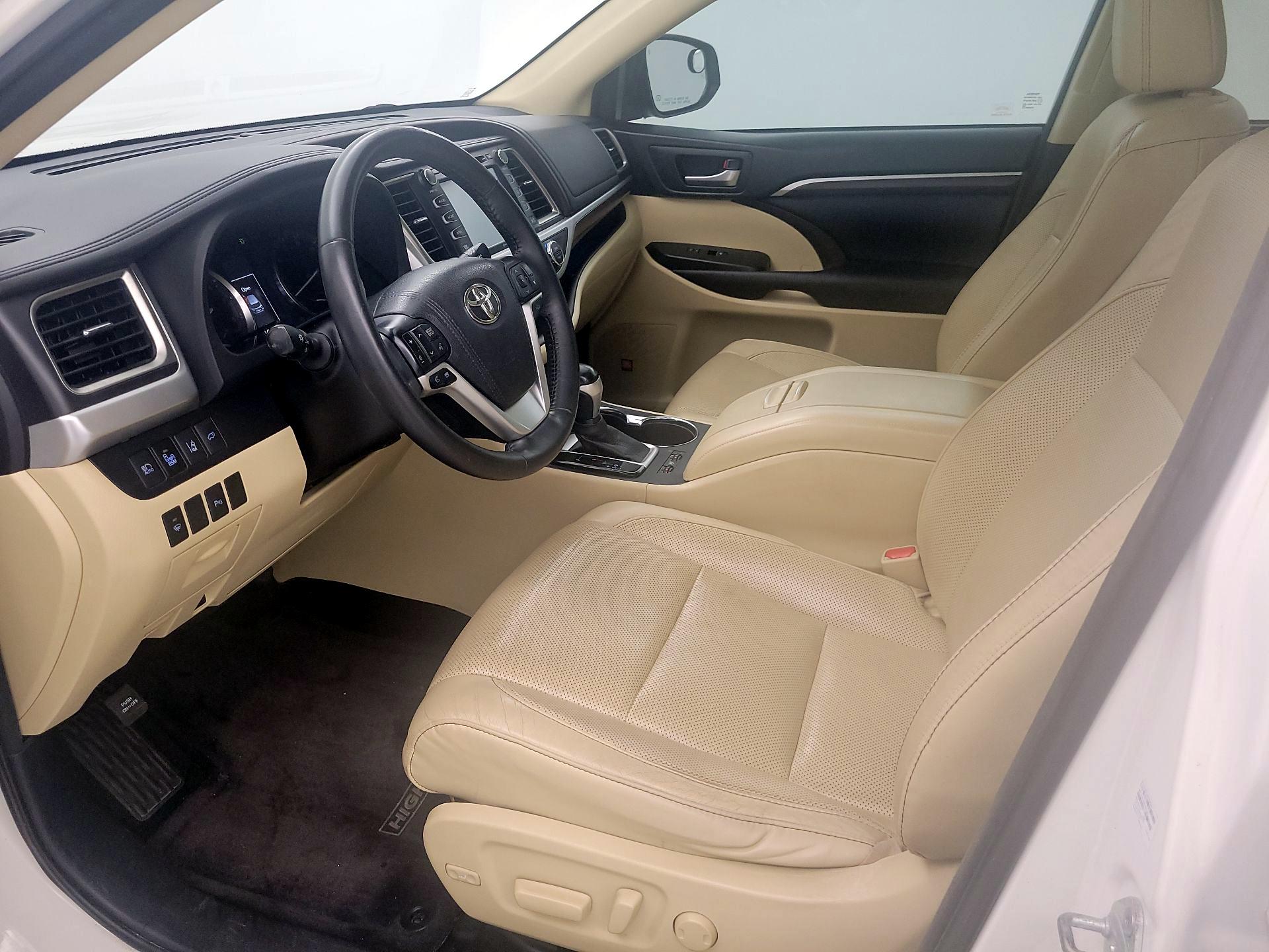 Thumbnail: 2015 Toyota Highlander - 11
