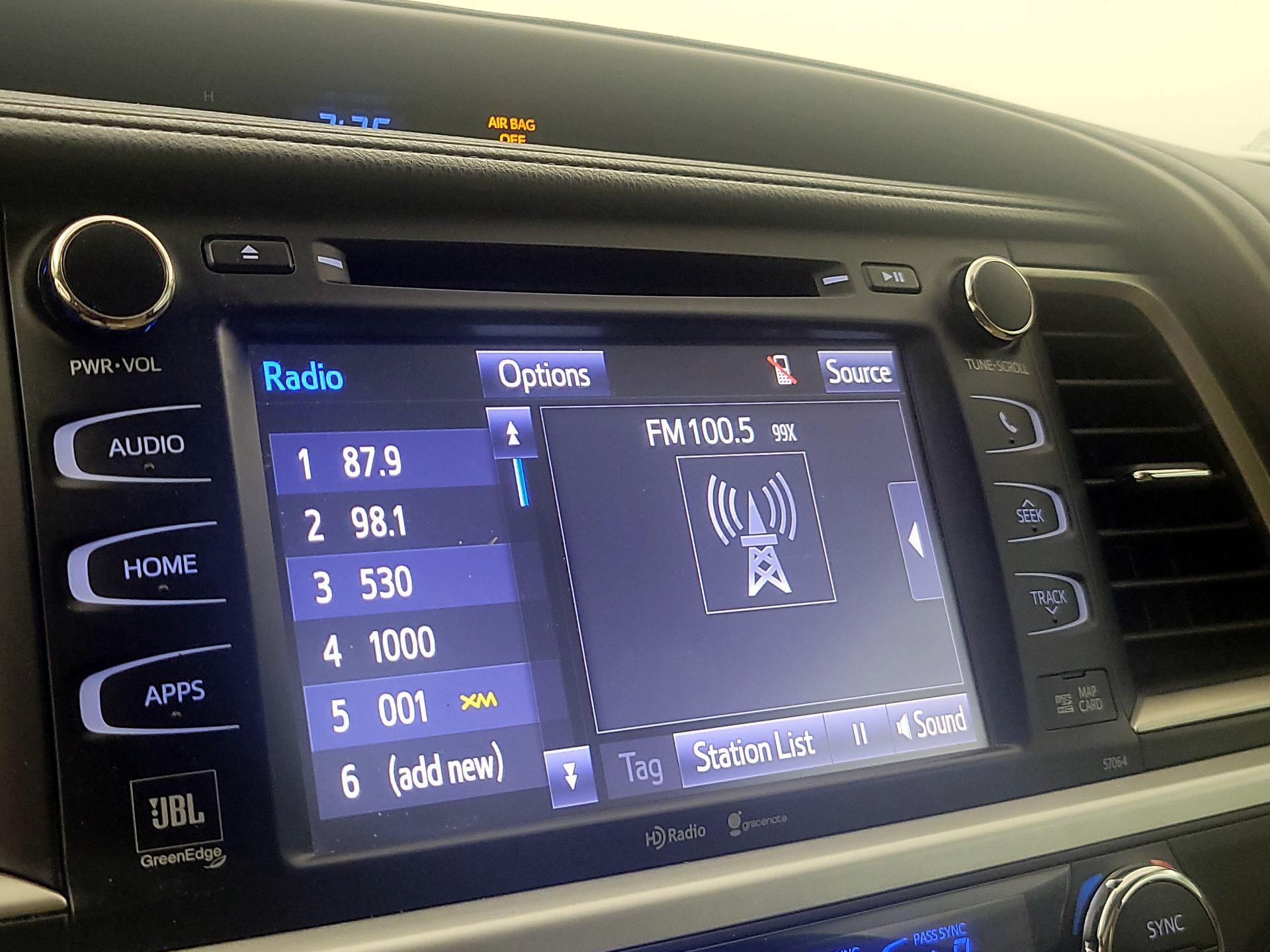 Thumbnail: 2015 Toyota Highlander - 16