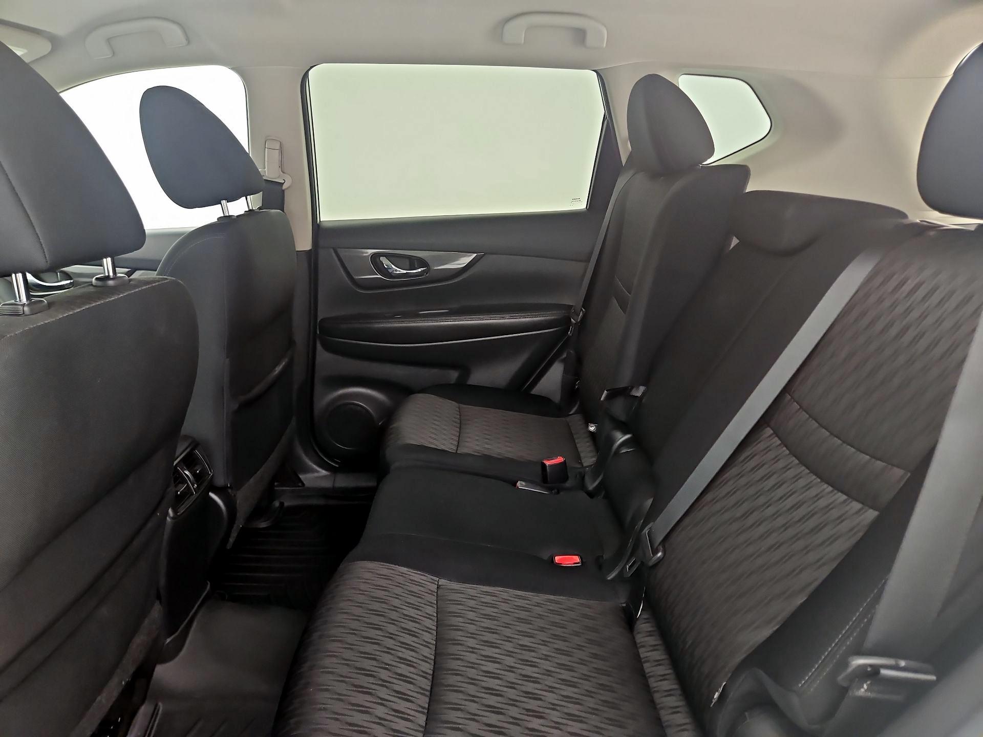 Thumbnail: 2018 Nissan Rogue - 18