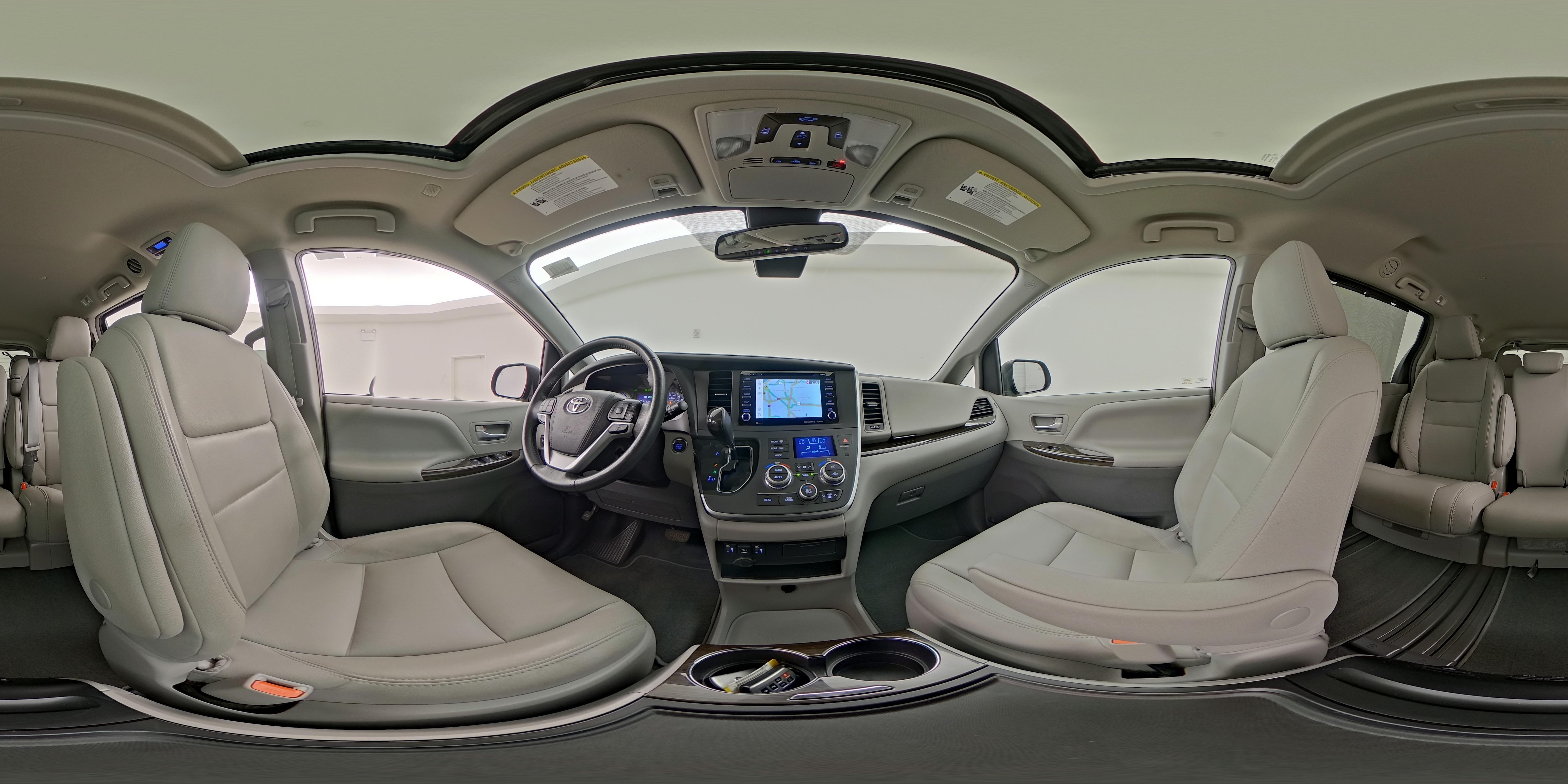 2019 Toyota Sienna XLE - Photo 28