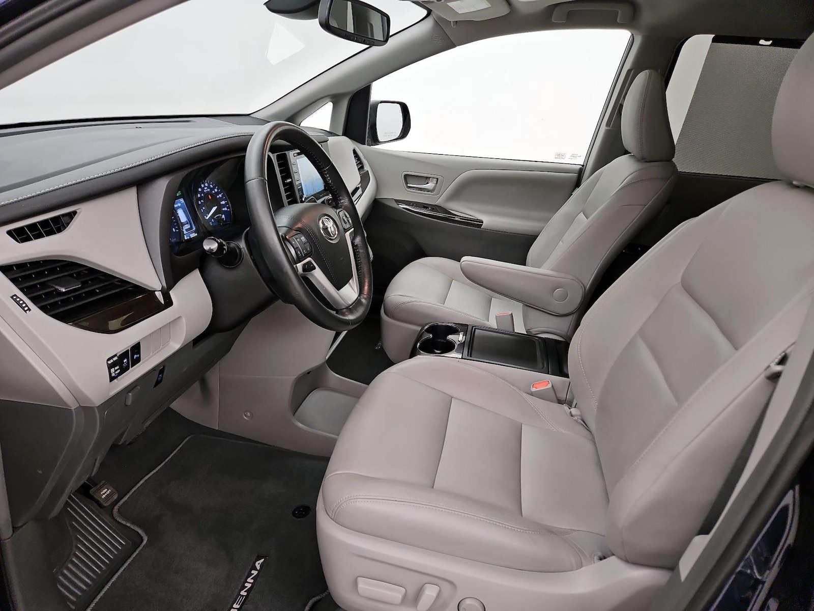 2019 Toyota Sienna XLE - Photo 12