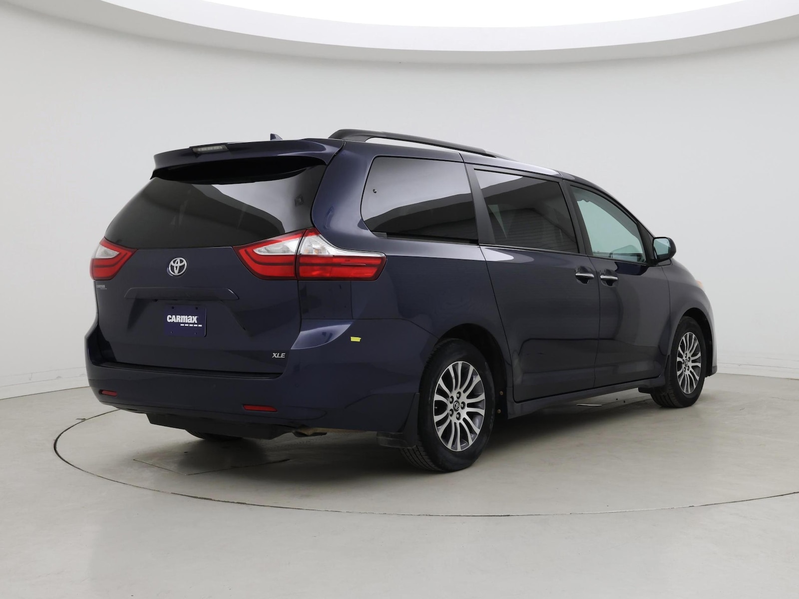 2019 Toyota Sienna XLE - Photo 9