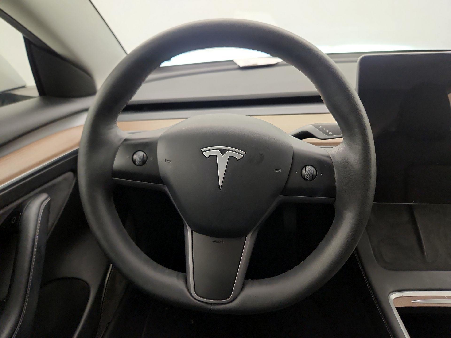 Thumbnail: 2023 Tesla Model 3 - 10