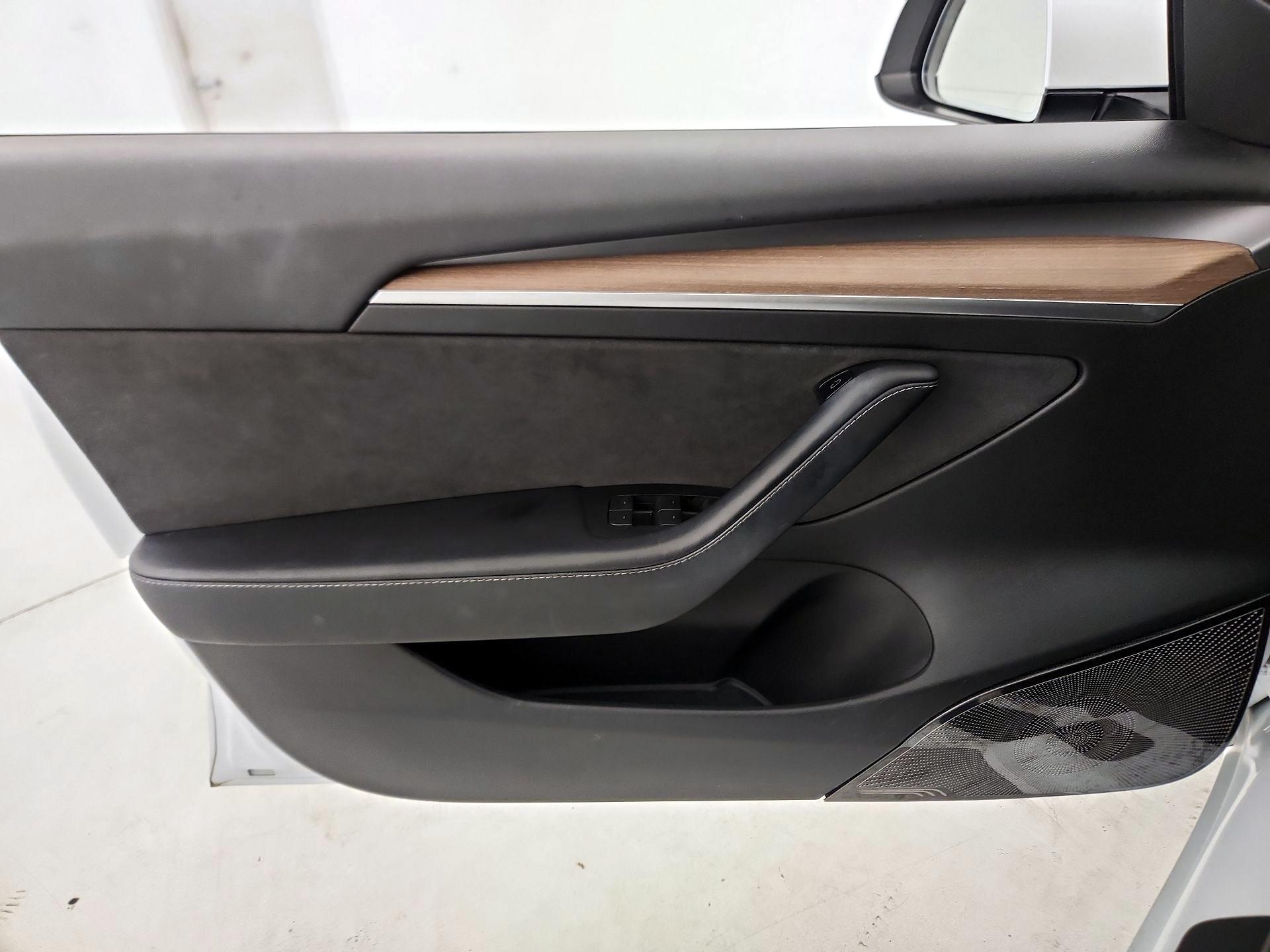 Thumbnail: 2023 Tesla Model 3 - 12