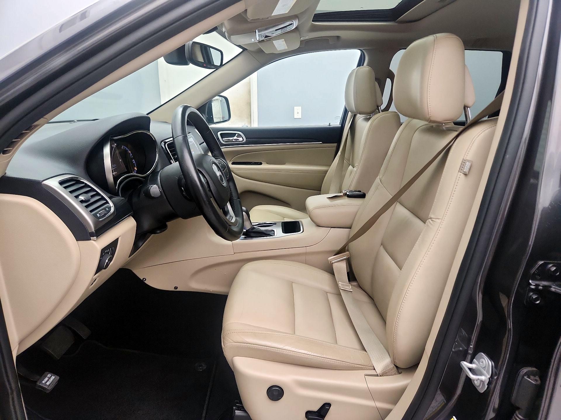 Thumbnail: 2020 Jeep Grand Cherokee - 11