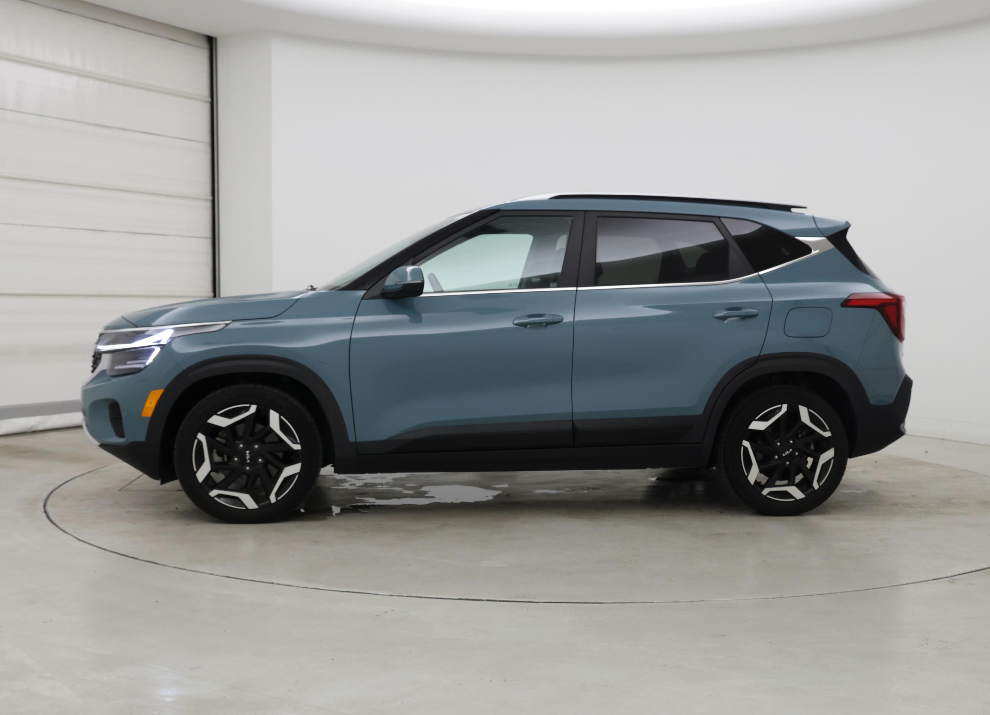 Thumbnail: 2024 Kia Seltos - 3
